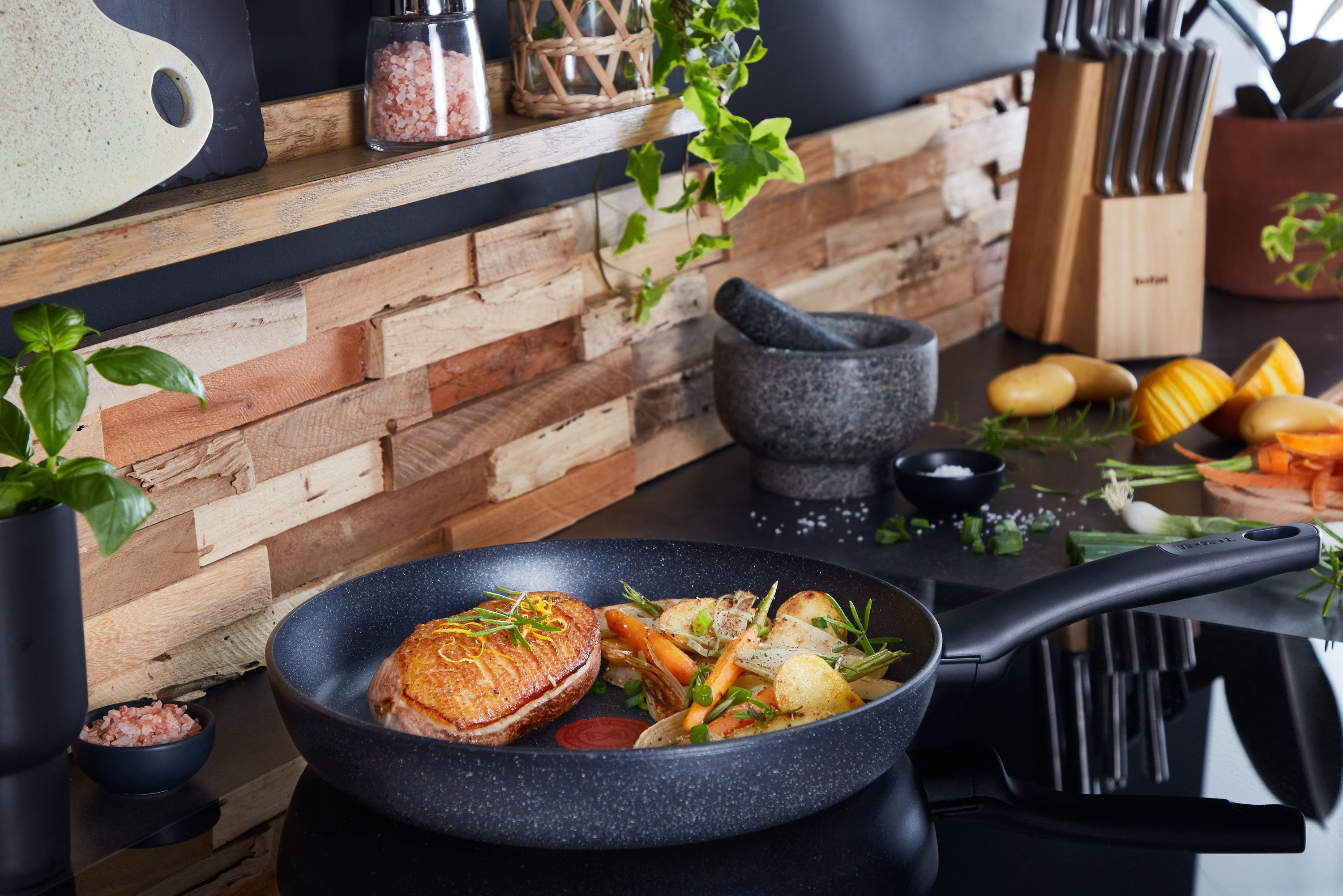 Tefal Pannenset Black stone Aluminium, Mineralia anti-aanbak, thermo-signaal, voor alle kookplaten, inductie (set, 2-delig)