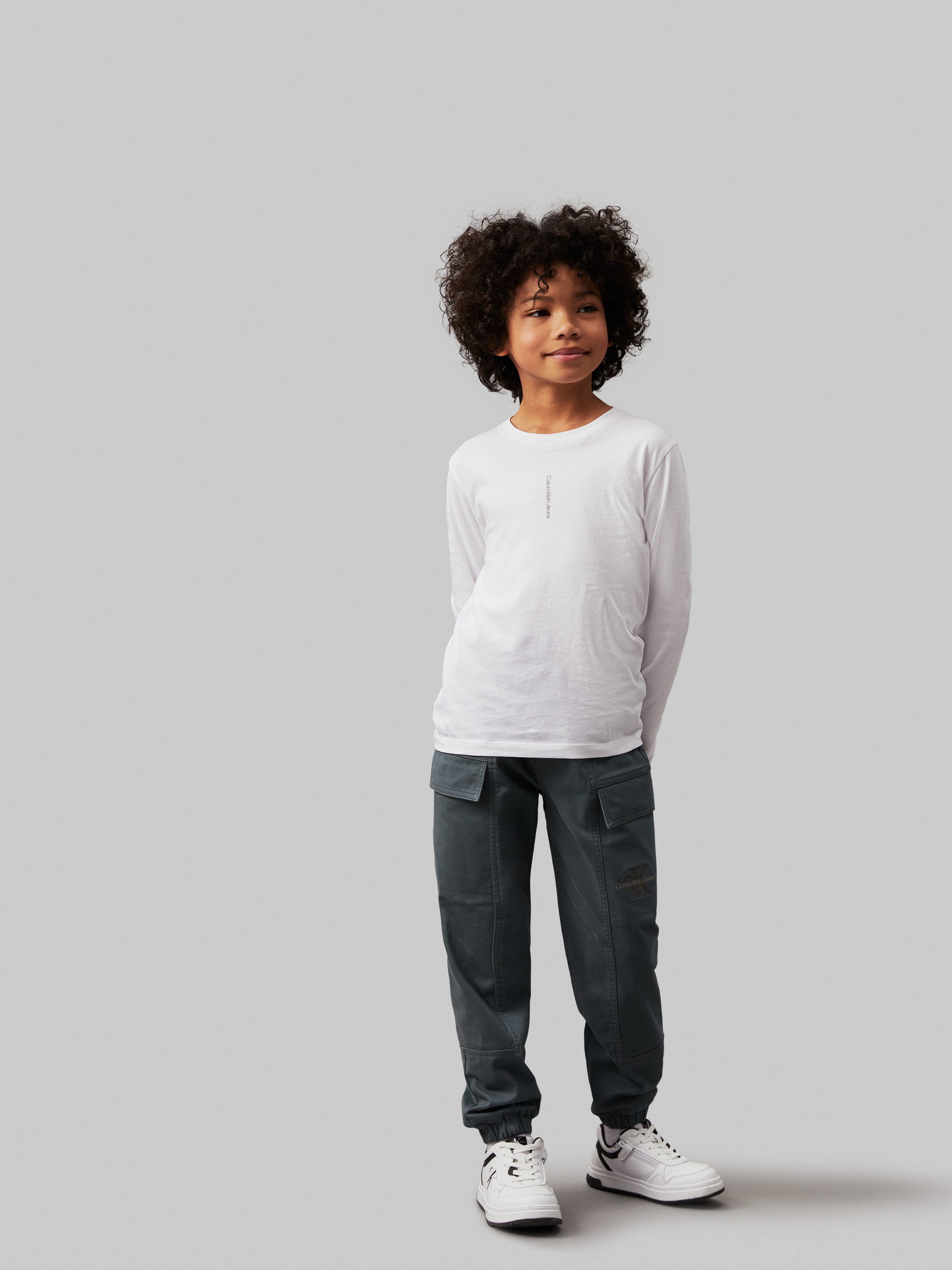 Calvin Klein Sweatbroek ESSENTIAL WOVEN CARGO PANTS voor kinderen tot 16 jaar met logo-print