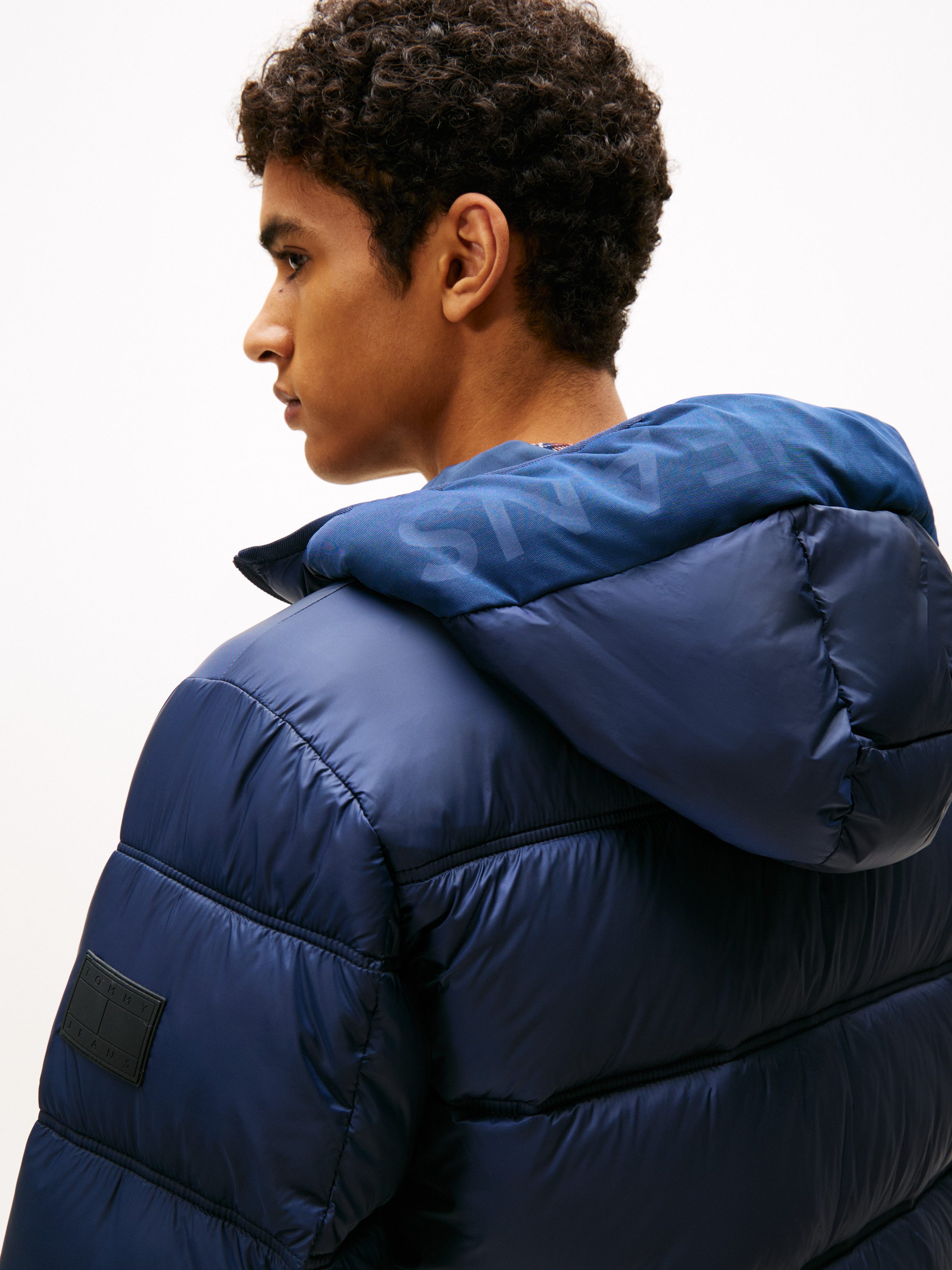 TOMMY JEANS Gewatteerde jas HOODED LOGO PUFFER