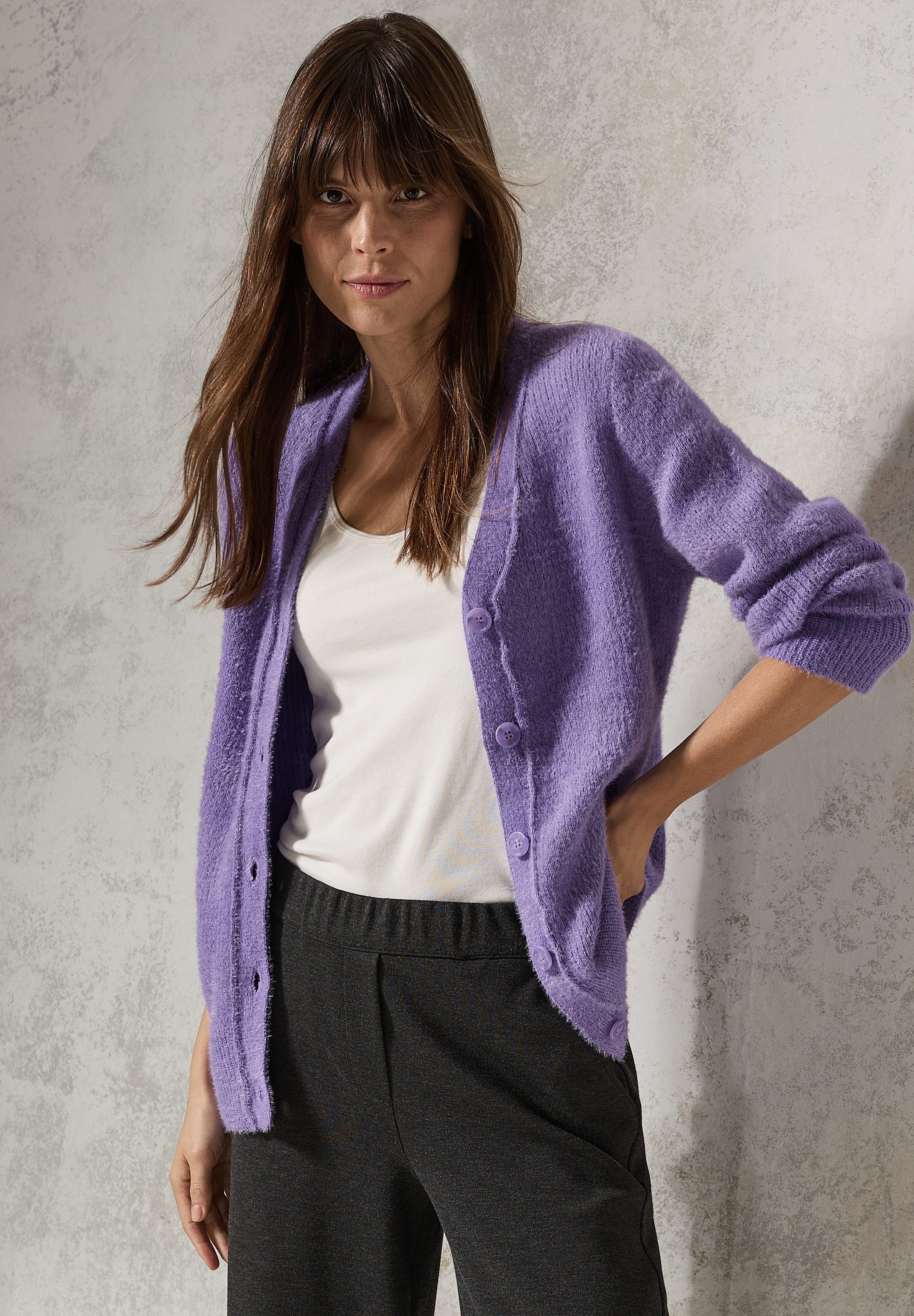 Cecil Cardigan met veer garen en knoopsluiting