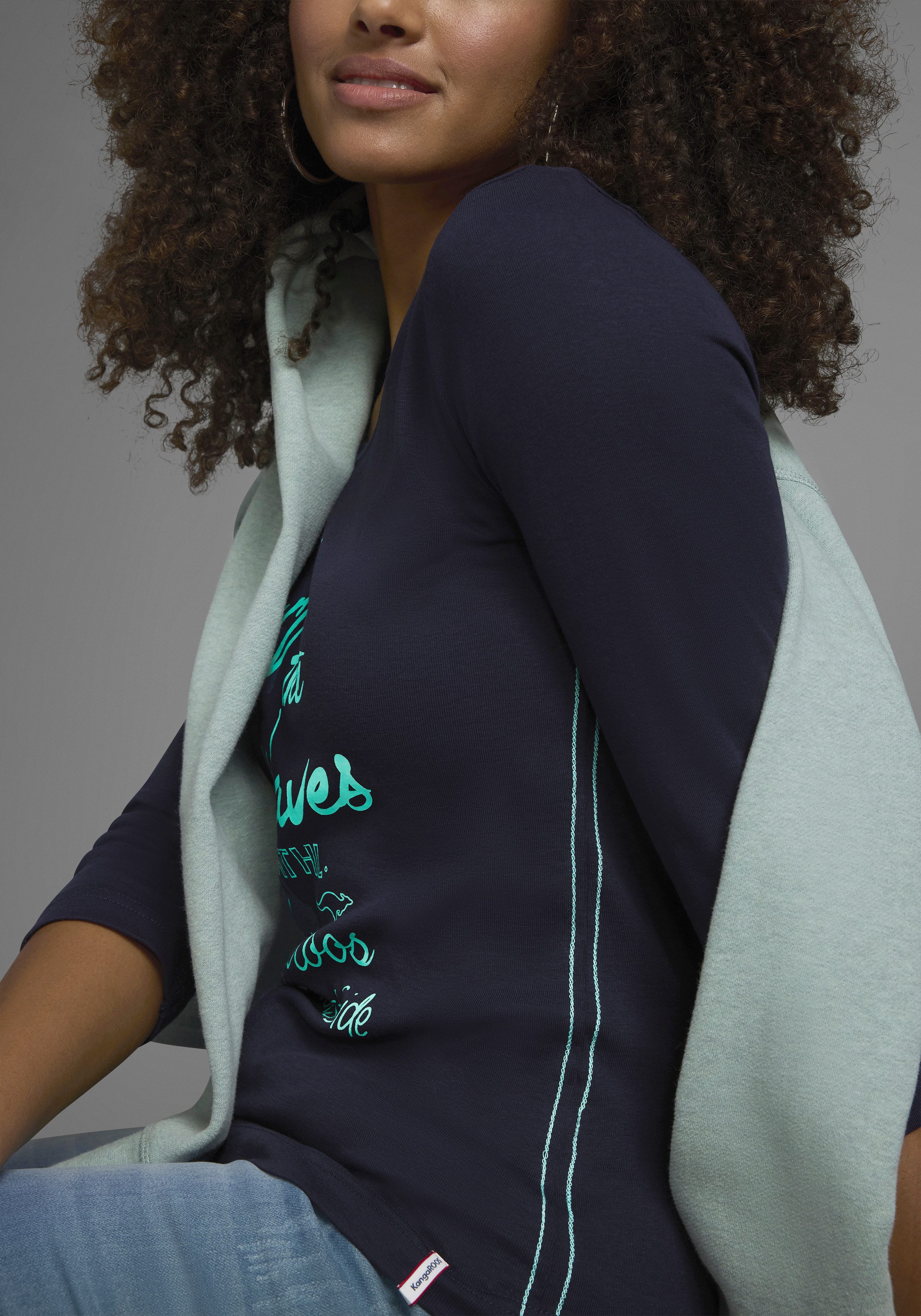 KangaROOS Shirt met 3/4-mouwen 3/4-mouw, zeer figuurgetailleerd, met logoprint, ronde hals