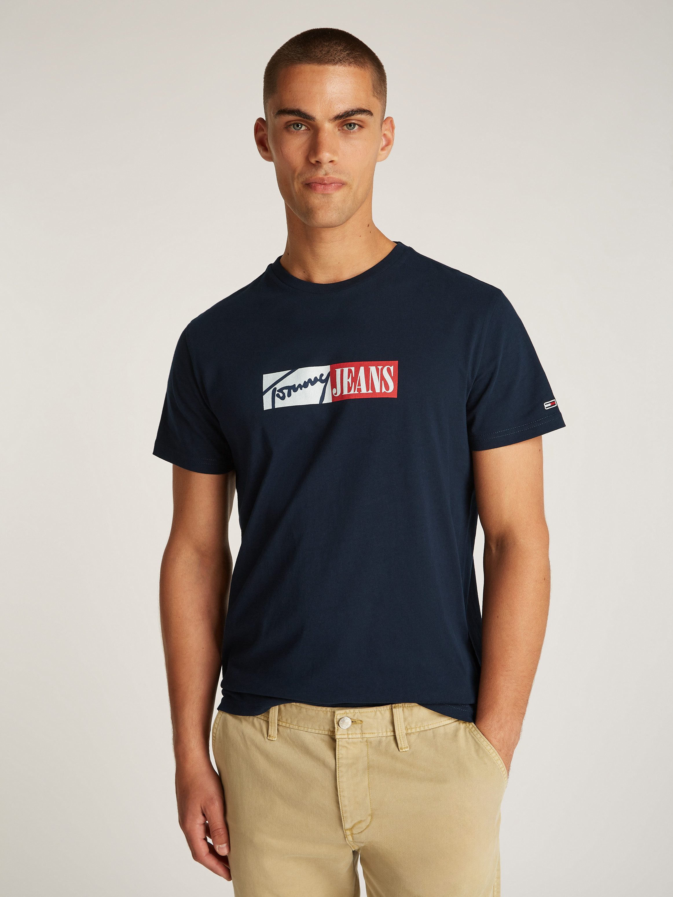 Tommy Jeans Plus Shirt met ronde hals TJM SLIM ENTRY GRAPHIC TEE EXT in grote maten, met logo-borduursel op de mouw