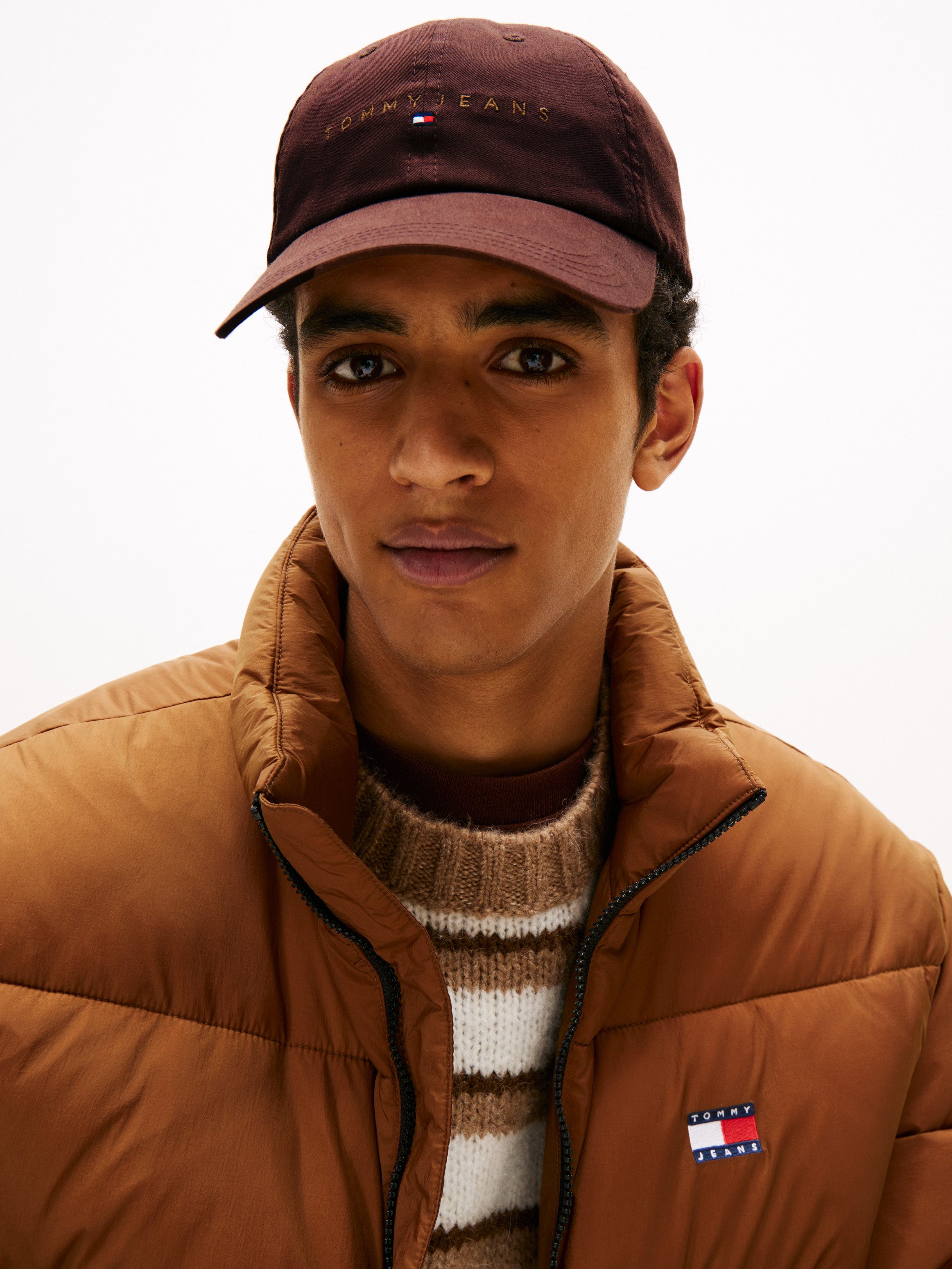 TOMMY JEANS Baseball pet TJM LINEAR LOGO CAP Klem sluiting, logo borduursel, Tommy Jeans tekst UNISEX