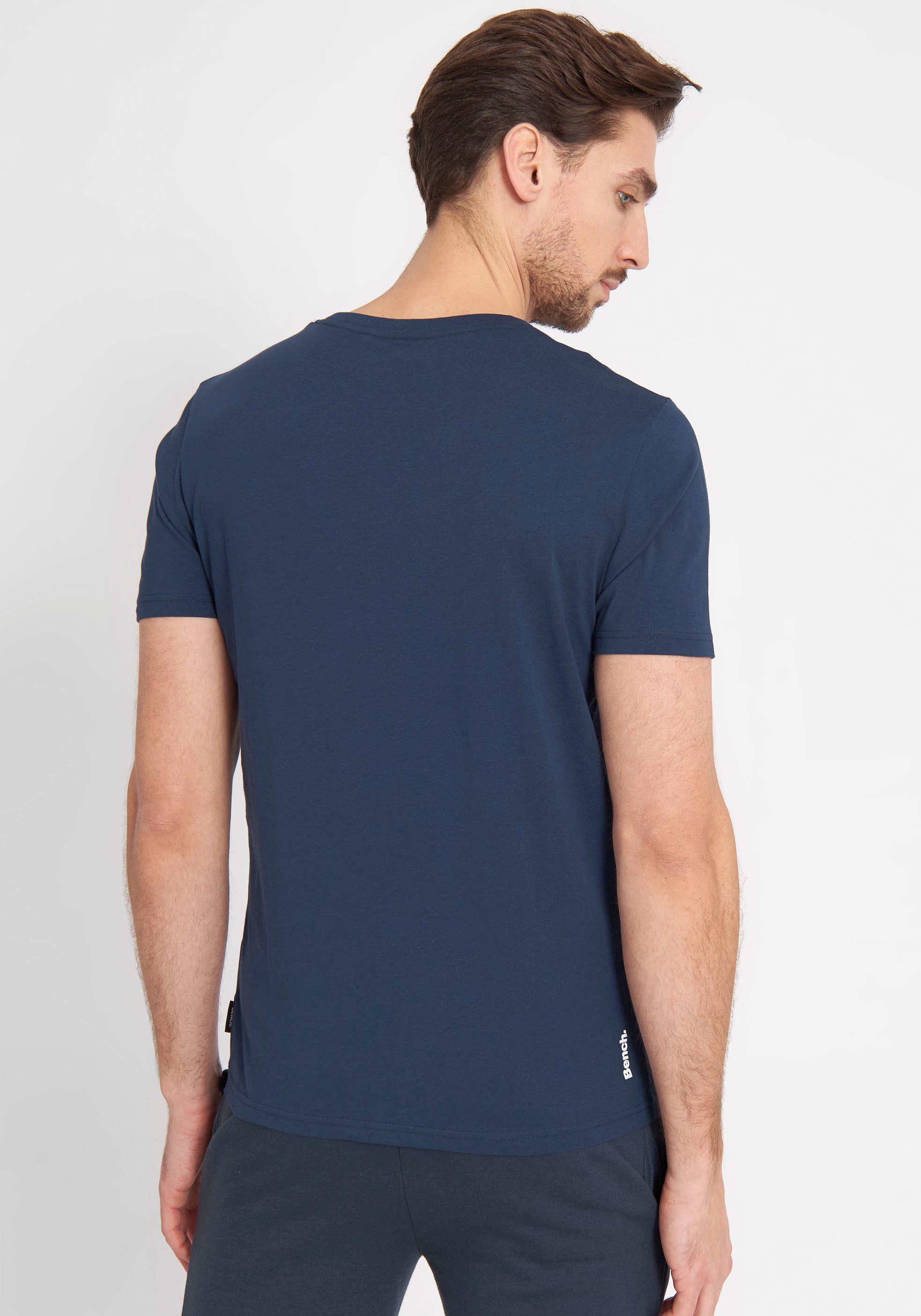 Bench. T-shirt Leandro