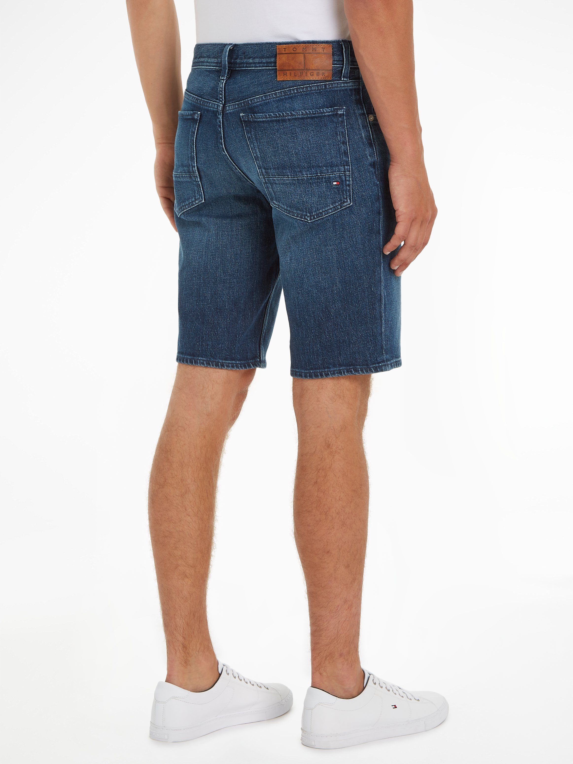 Tommy Hilfiger Jeansshort BROOKLYN SHORT STR Vervagings-effect voor en achter