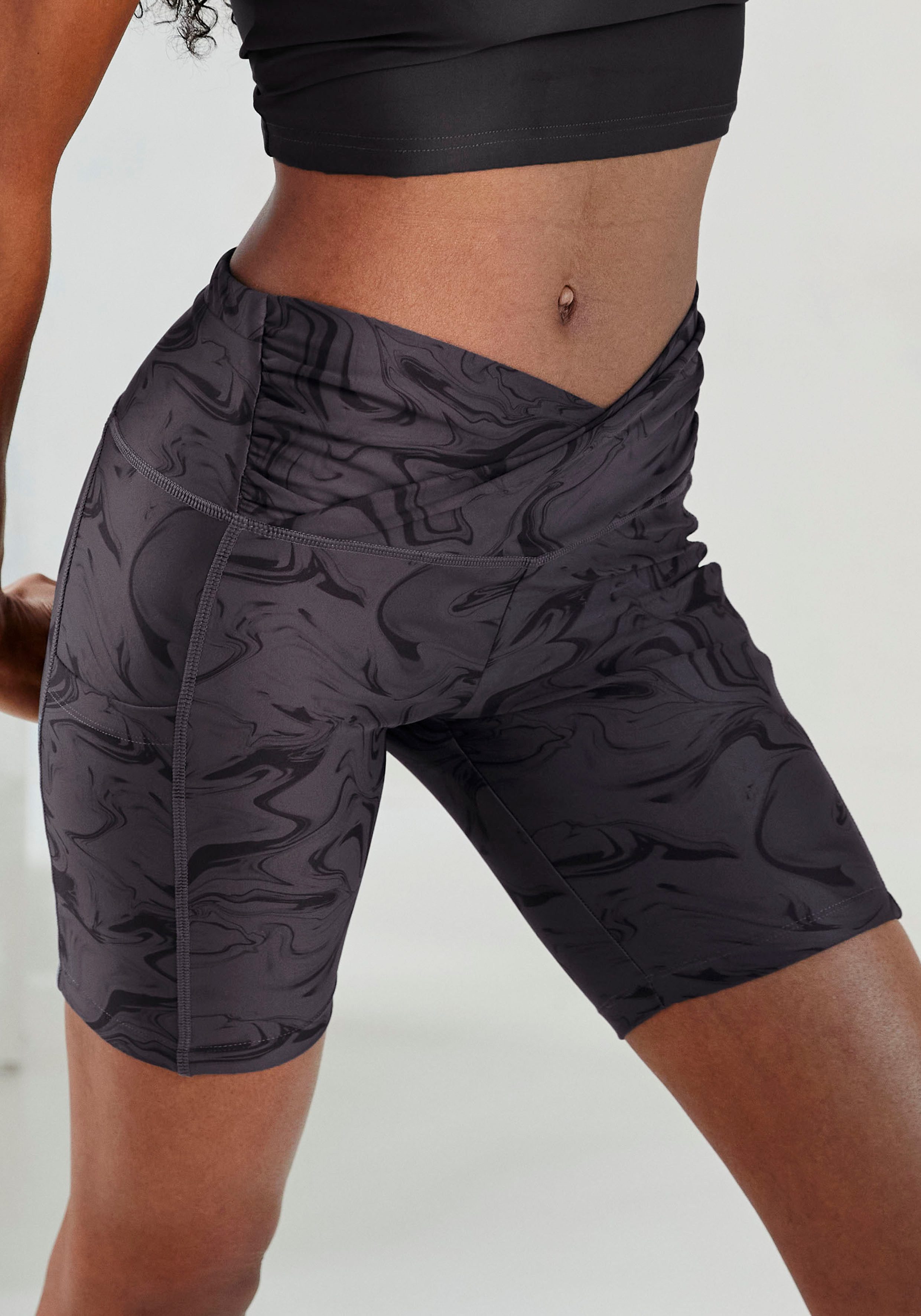 active by Lascana Bikerbroek met all-over print