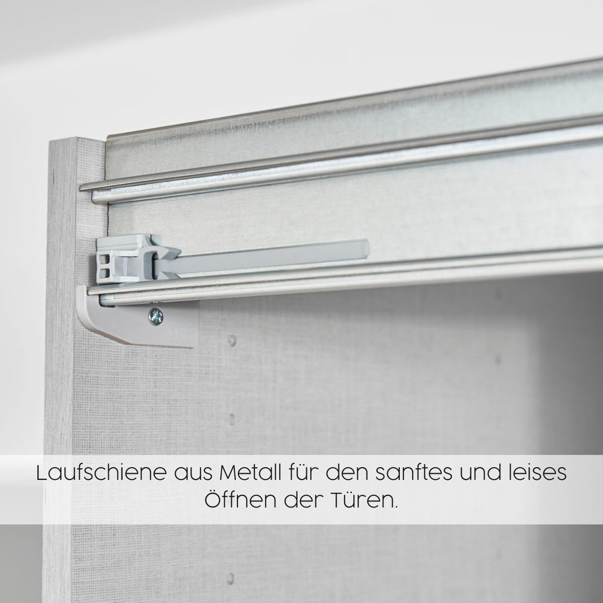 rauch Zweefdeurkast Kledingkast kast garderobe KULMBACH in 2 hoogtes verkrijgbaar, met metalen handgrepen made in germany