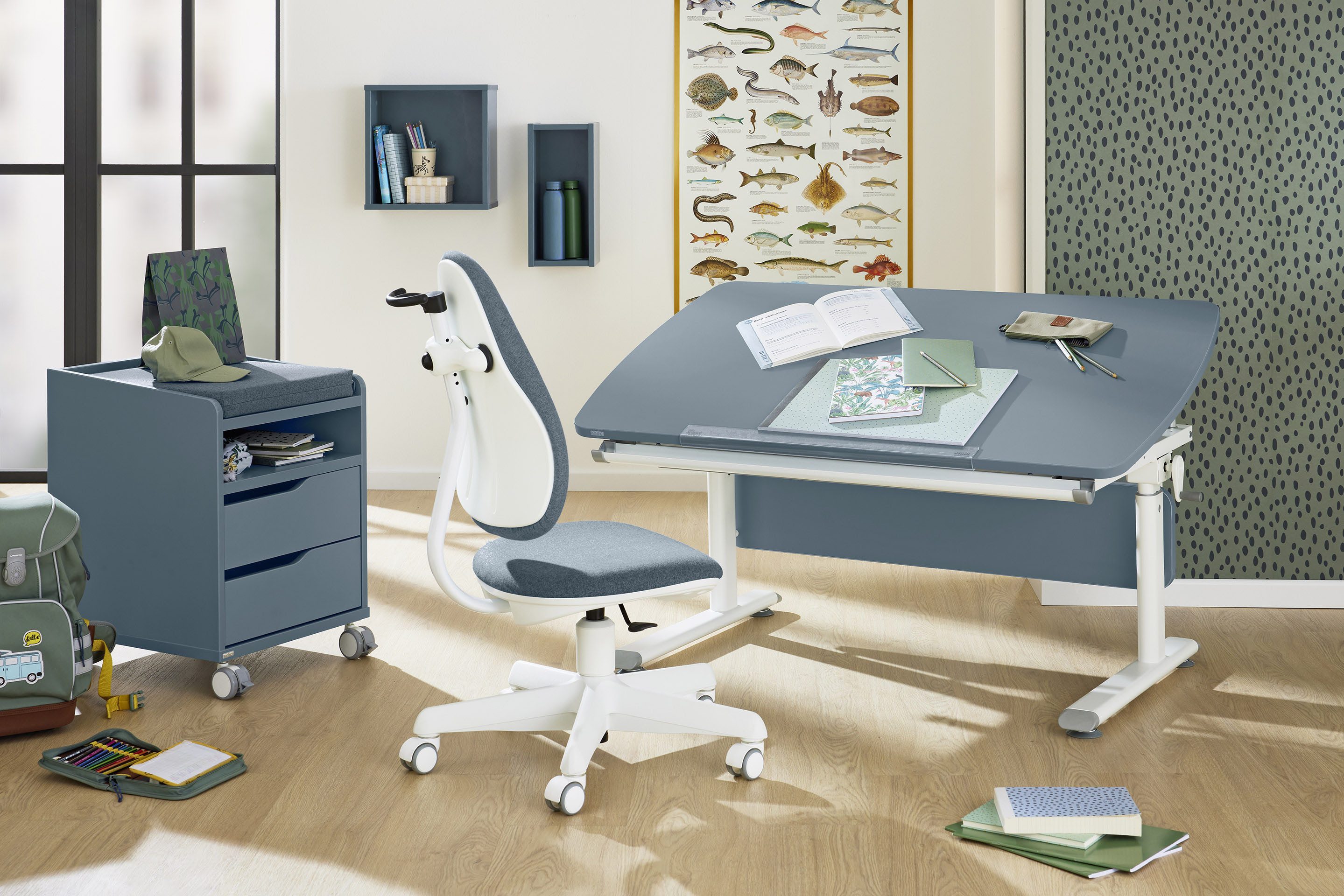 PAIDI Kinderwelten Kinderbureau DIEGO CURVED, leerlingbureau, meegroeiend, ergonomisch stappenloos in hoogte verstelbaar, tafelblad kantelbaar
