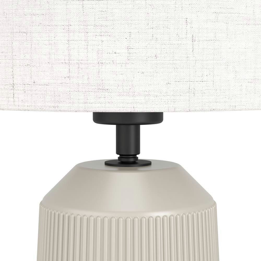 EGLO Tafellamp CAPALBIO Nachtkastlamp, keramiek in zandkleur en textiel in wit, E27 fitting (1 stuk)