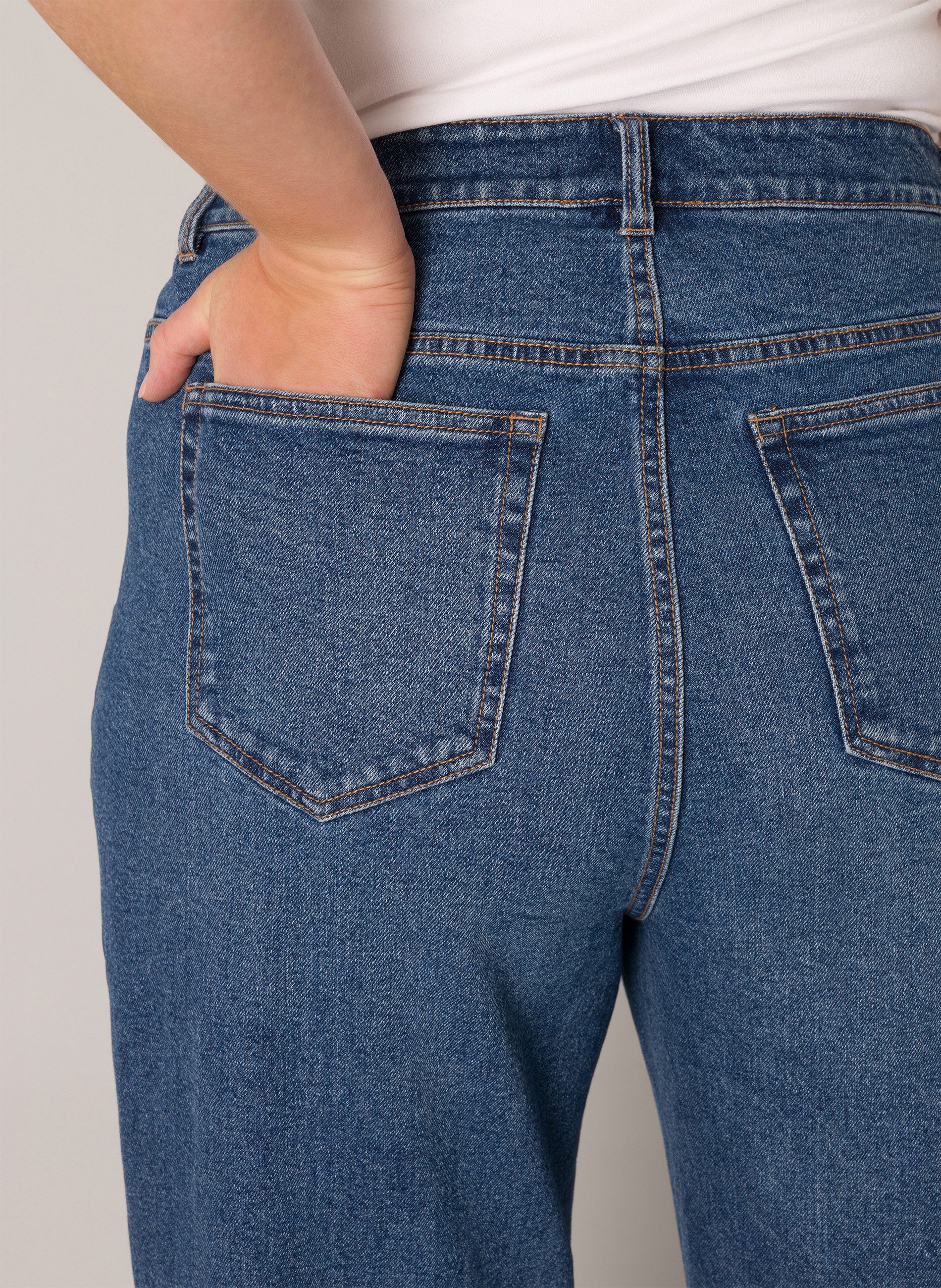 Base Level Curvy Wijde jeans in grote maten
