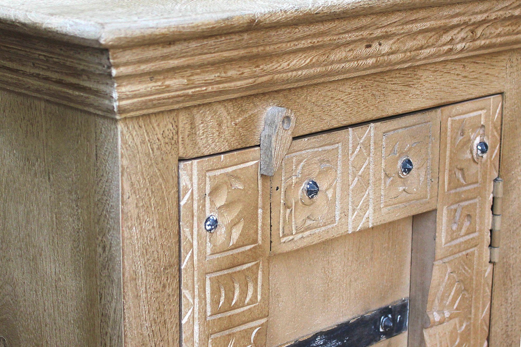 SIT Highboard Daipur kast gegraveerde versieringen, smalle kast met 1 deur
