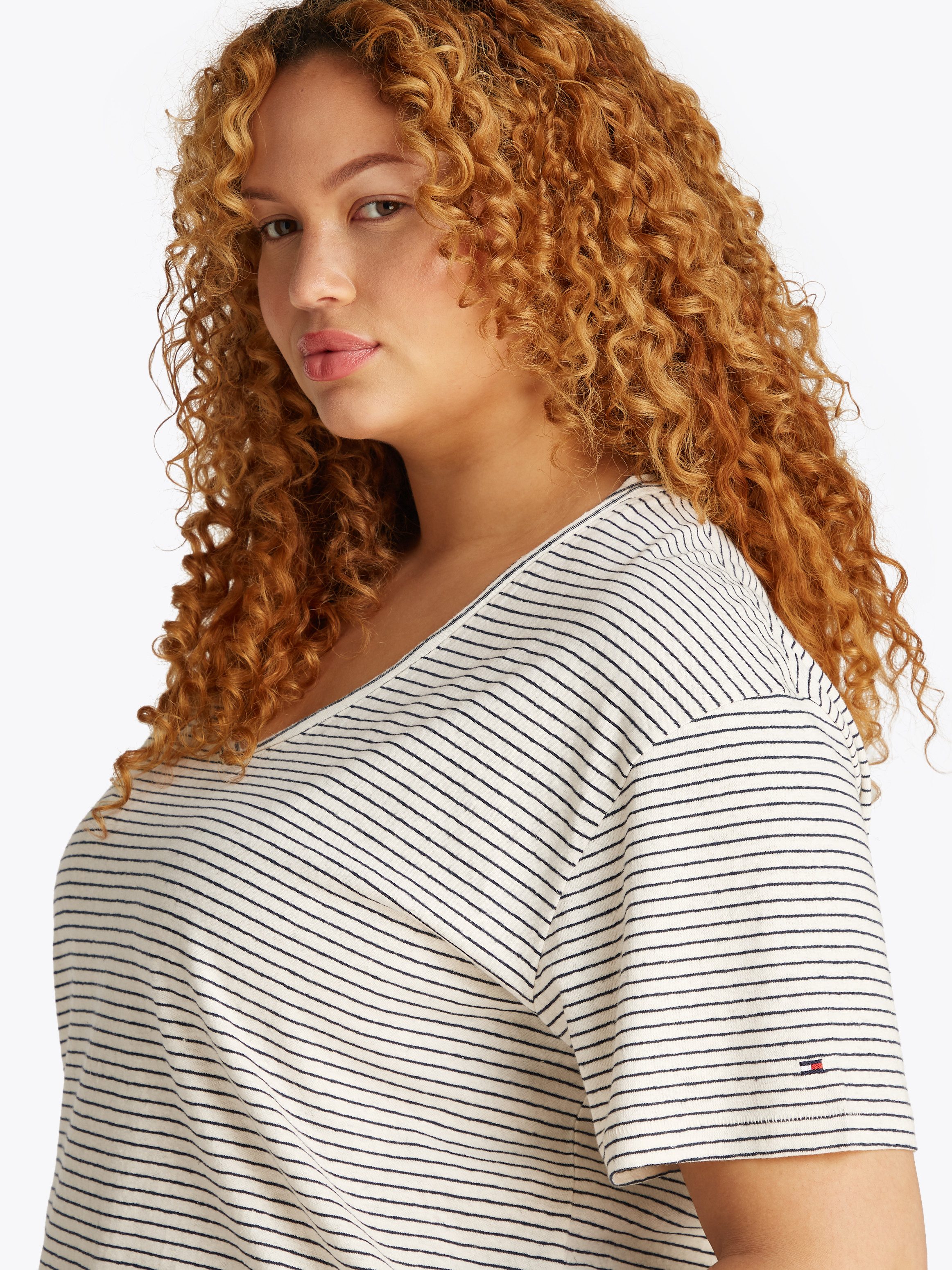 Tommy Hilfiger Curve Shirt met V-hals CRV MODERN CO LINEN V-NK SS