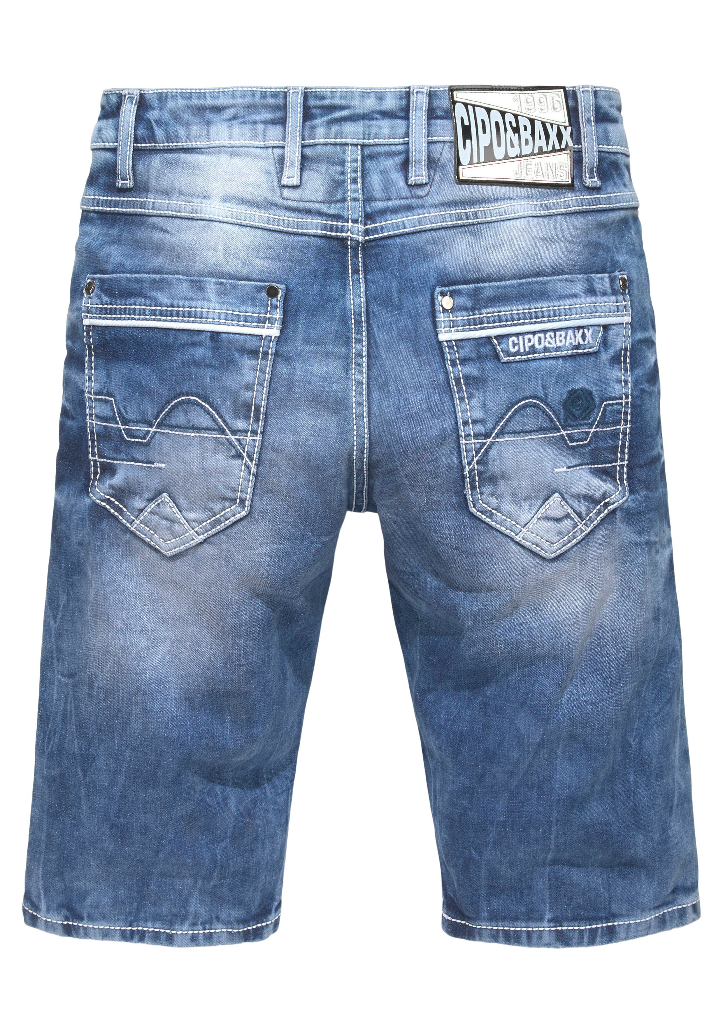 Cipo & Baxx Bermuda in denim en met markante zakken