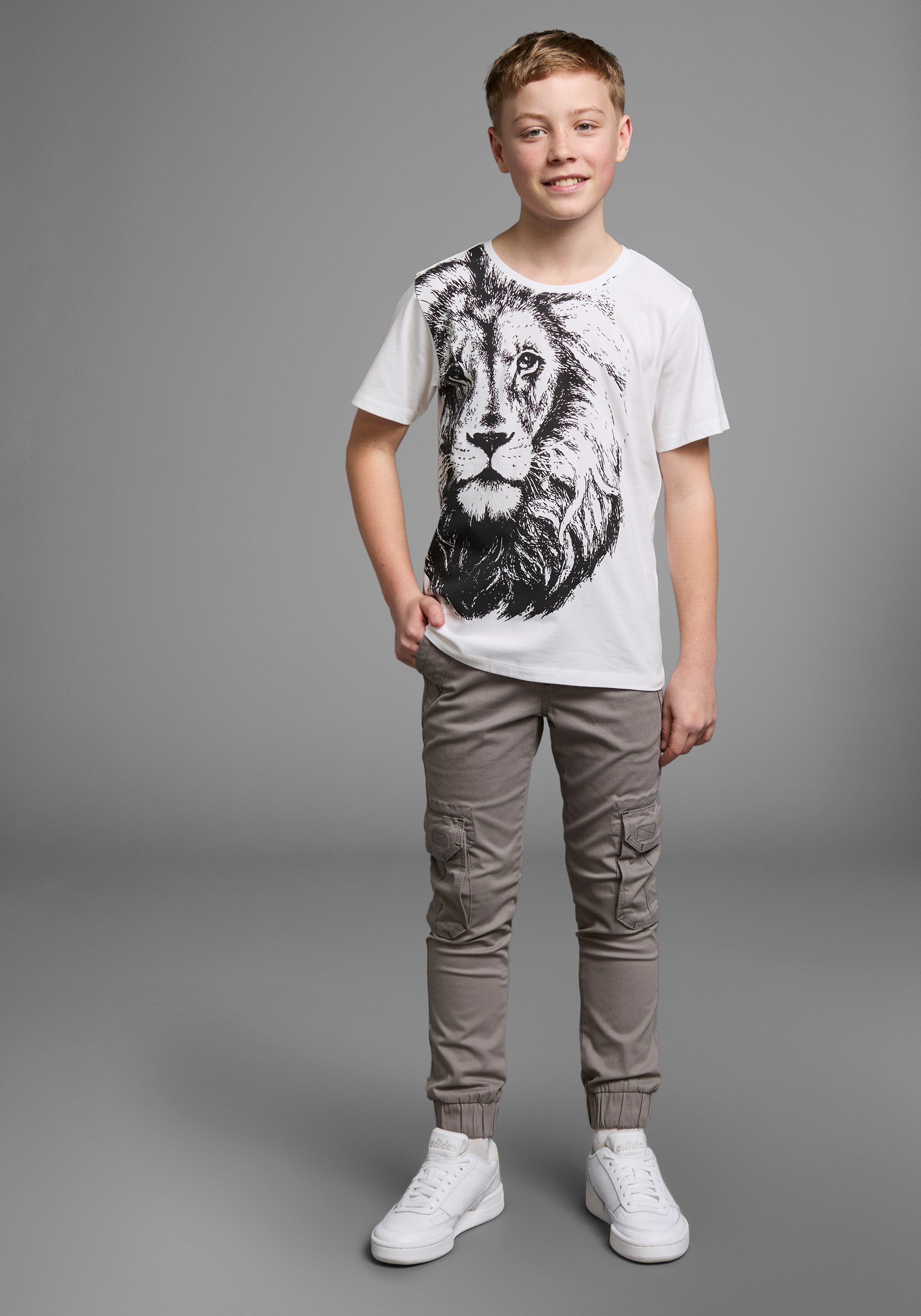 KIDSWORLD T-shirt Met coole LEEUW-print Korte mouwen, basic pasvorm, bedrukt, ronde hals