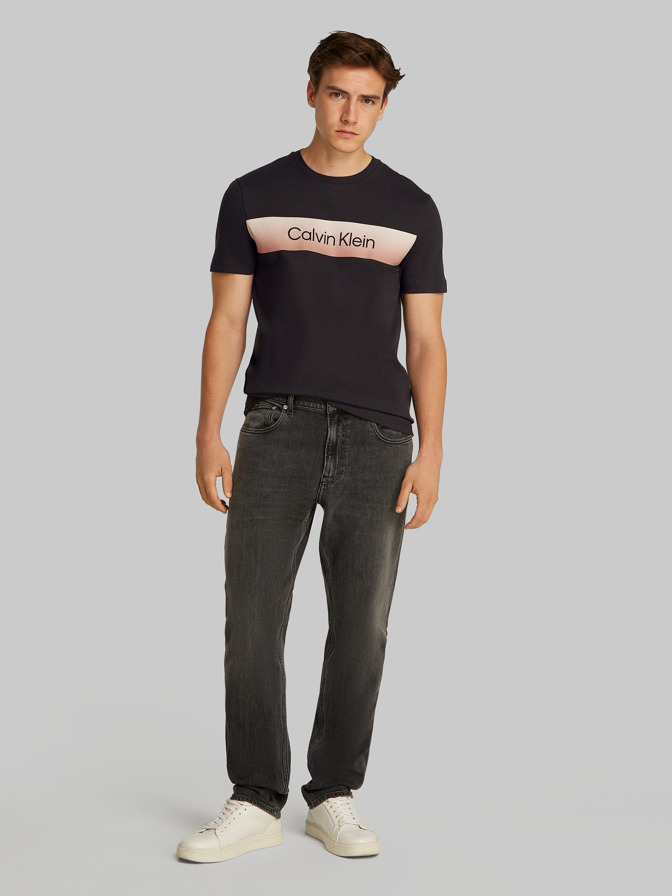 Calvin Klein T-shirt LINEAR OMBRE CHEST LOGO T-SHIRT