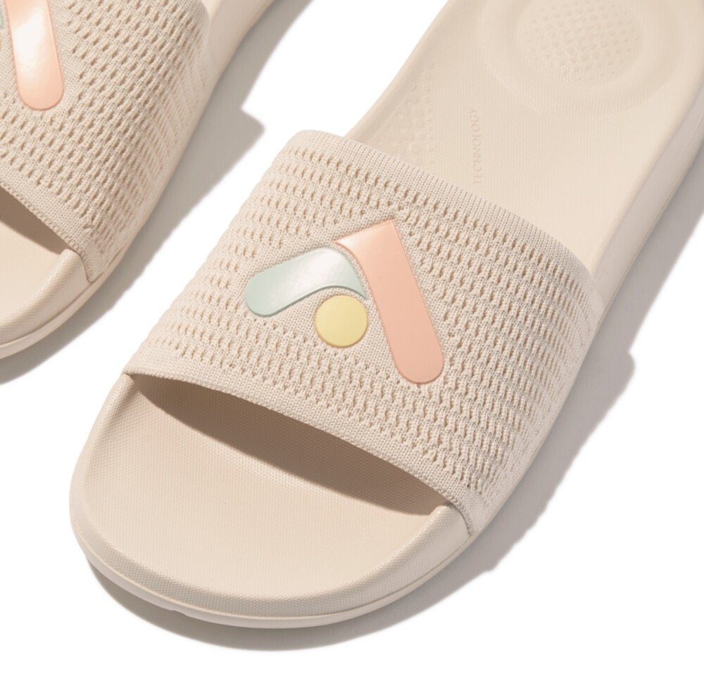 Fitflop Slippers IQUSHION ARROW KNIT SLIDES sleehak, zomerschoen, slippers met logo op de bandage