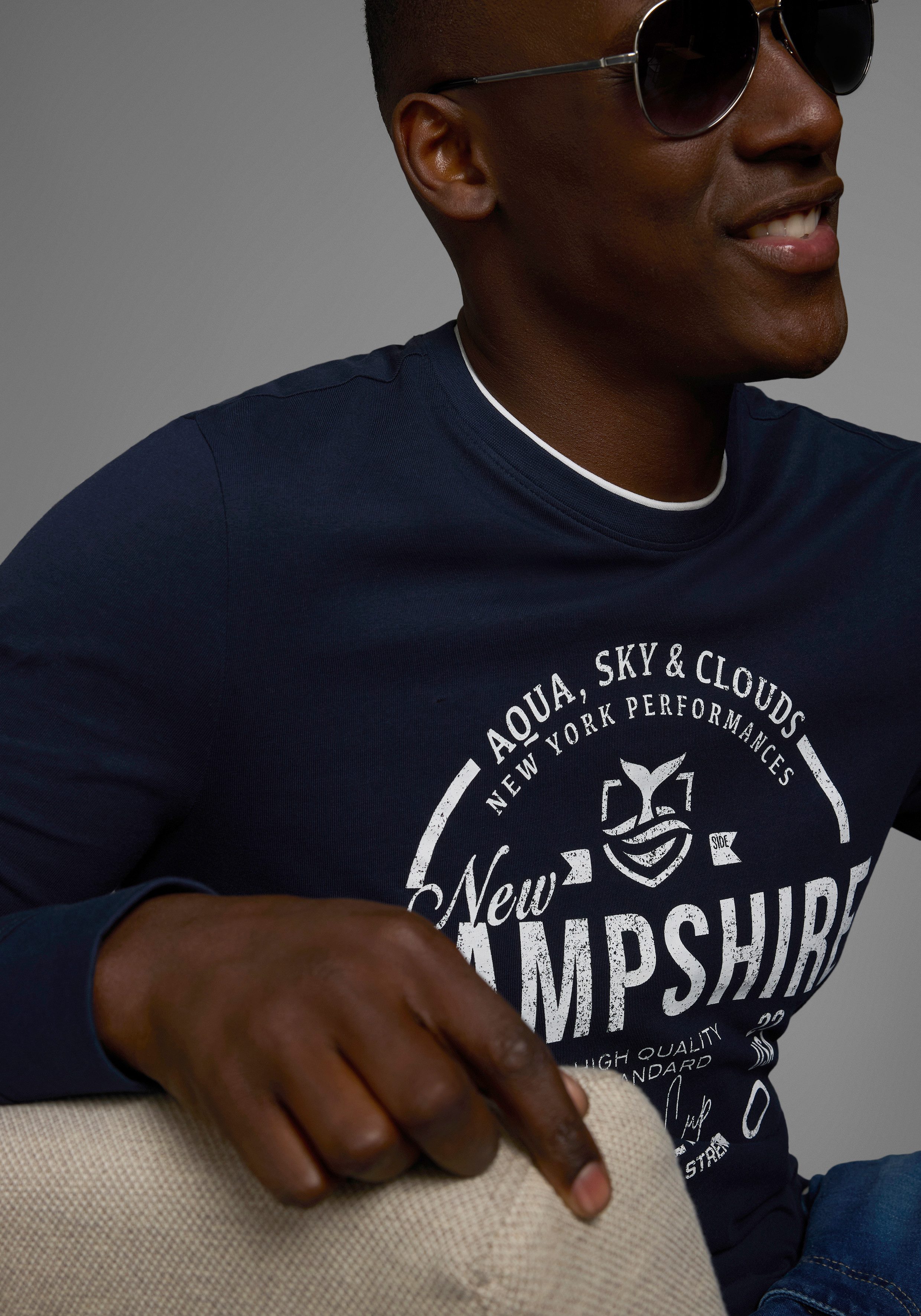 DELMAO Shirt met lange mouwen met een moderne print - nieuwe collectie