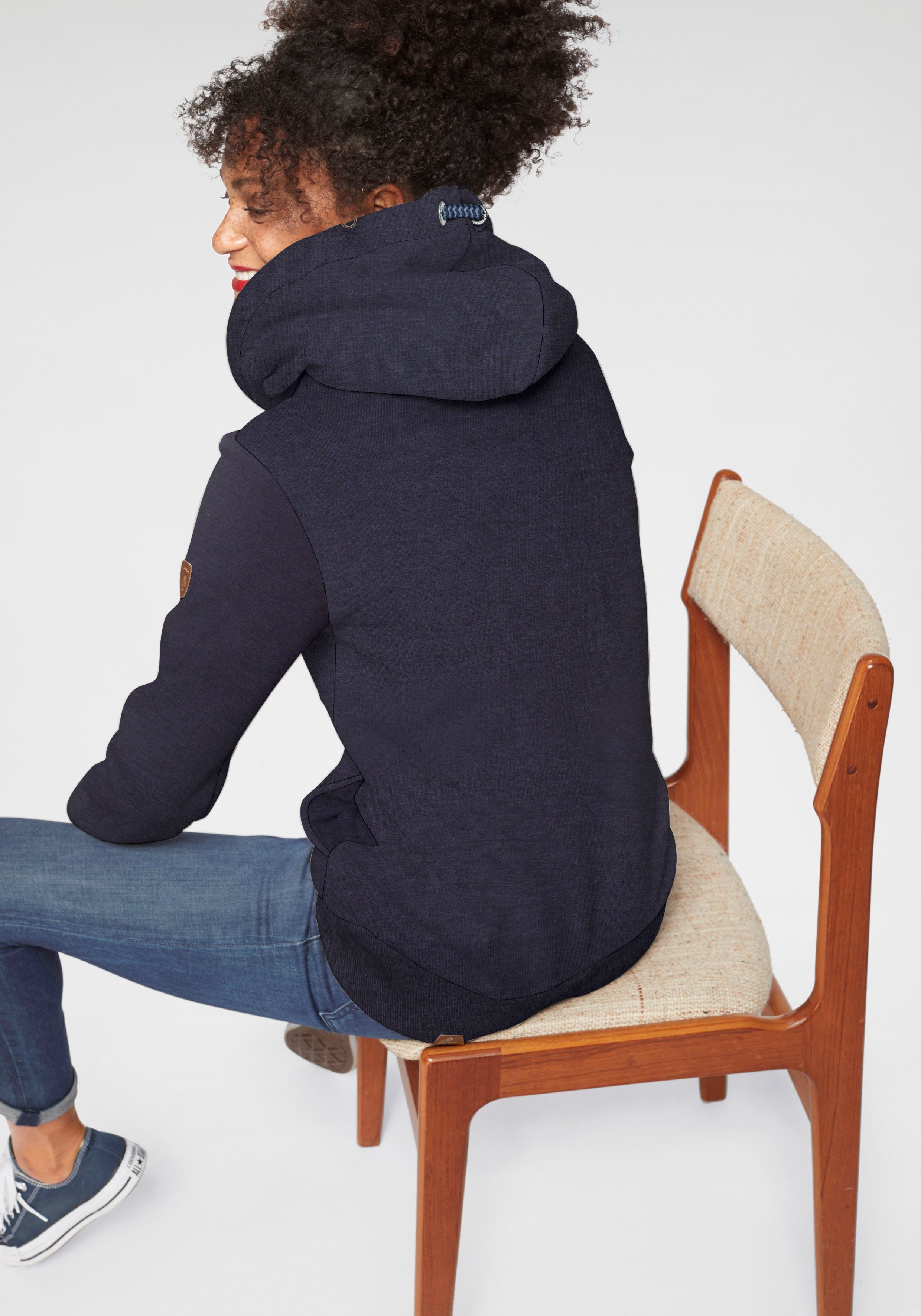 Ragwear Sweater GRIPY BUTTON O STARDUST met geprint statement op de voorkant "we are made of stardust"