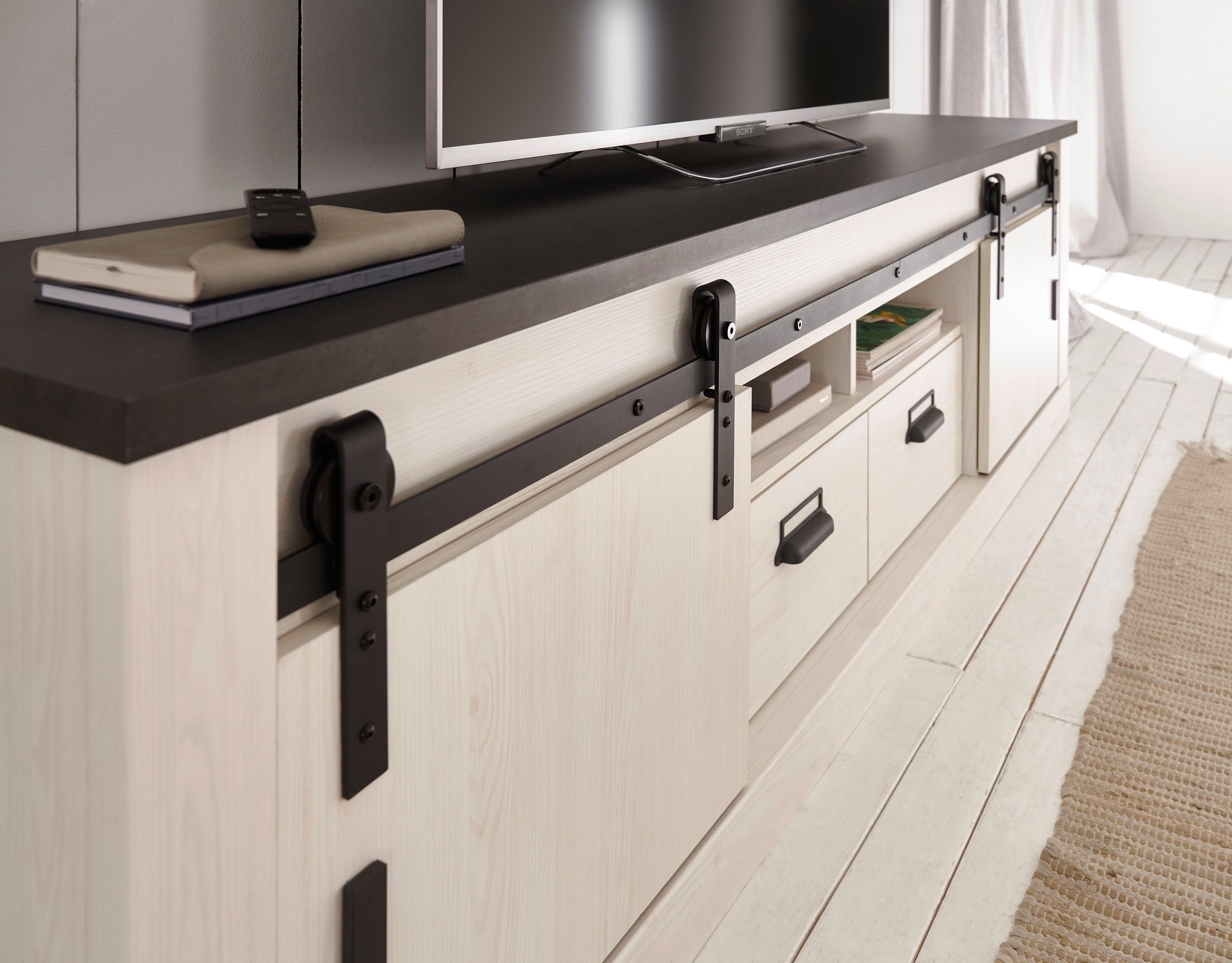 Home affaire Tv-meubel Sherwood modern houtdecor, met schuurdeurbeslag van metaal, breedte 201 cm