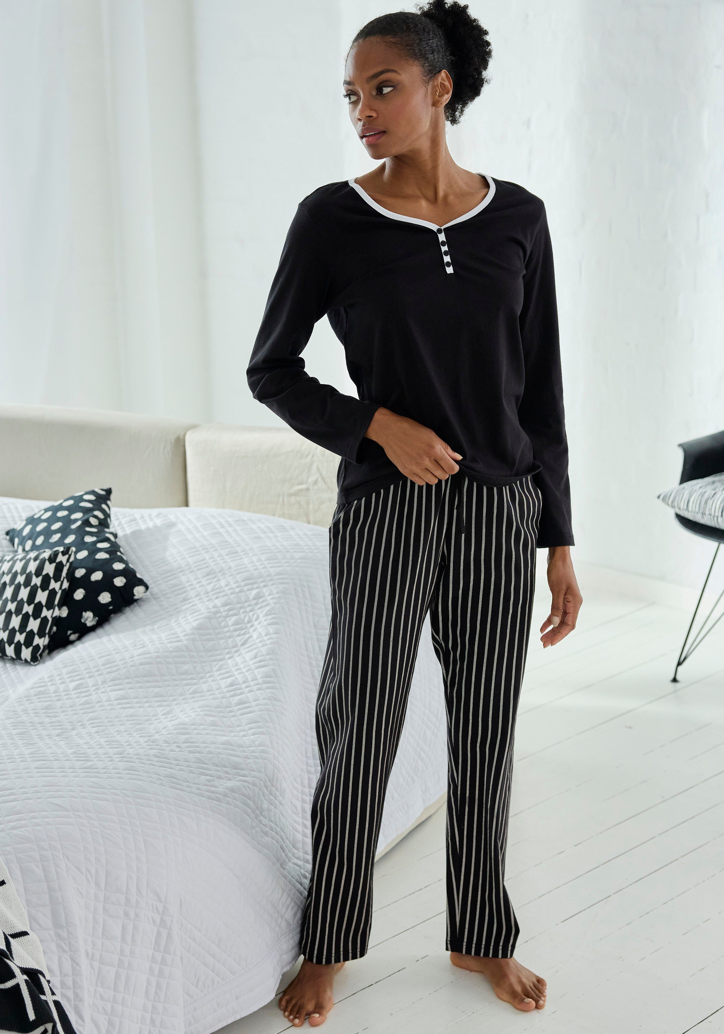 Vivance Dreams Pyjama top met paspel en korte decoratieve knoopsluiting