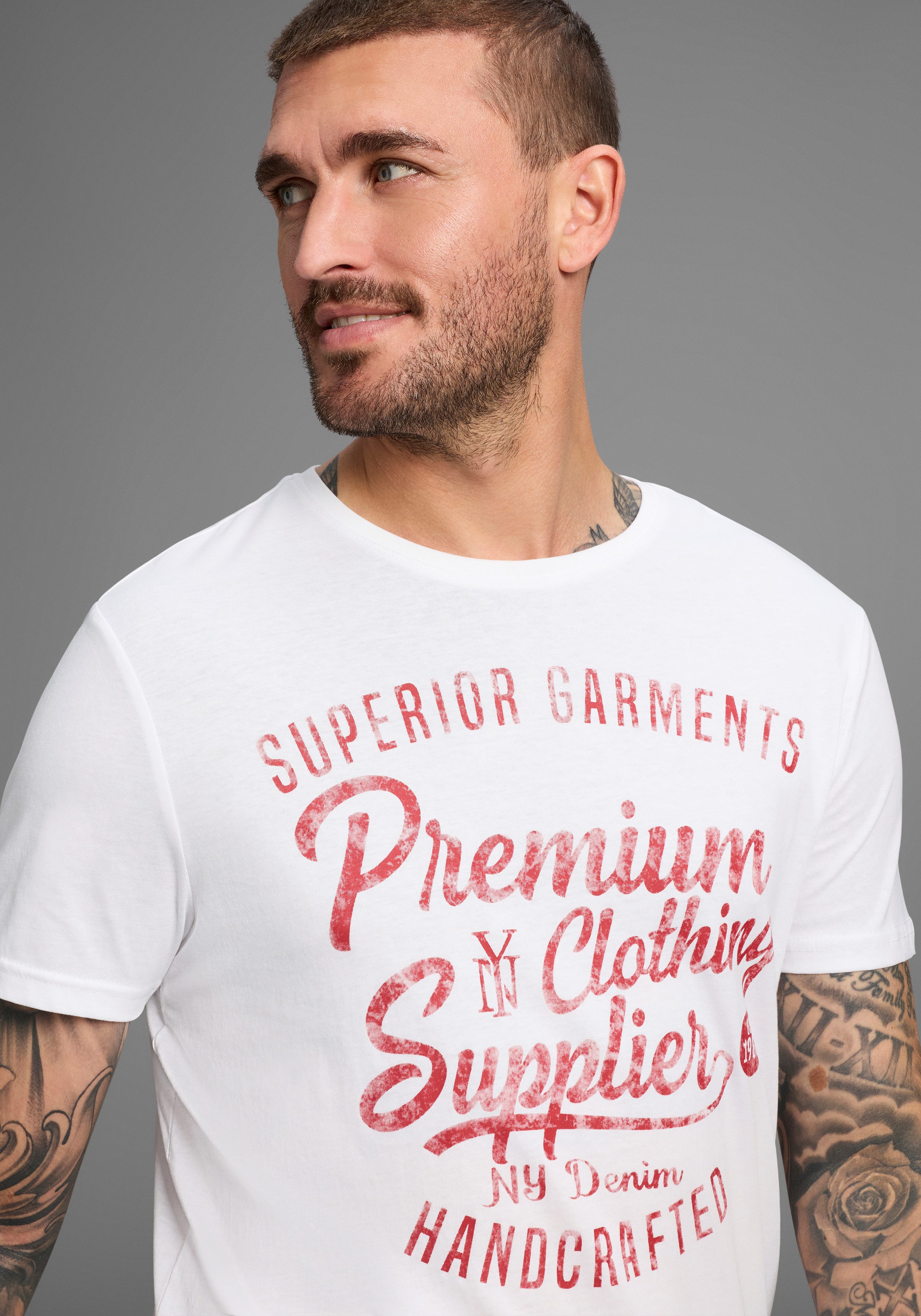 AJC T-shirt Korte mouwen, smalle pasvorm, in vintage-ontwerp