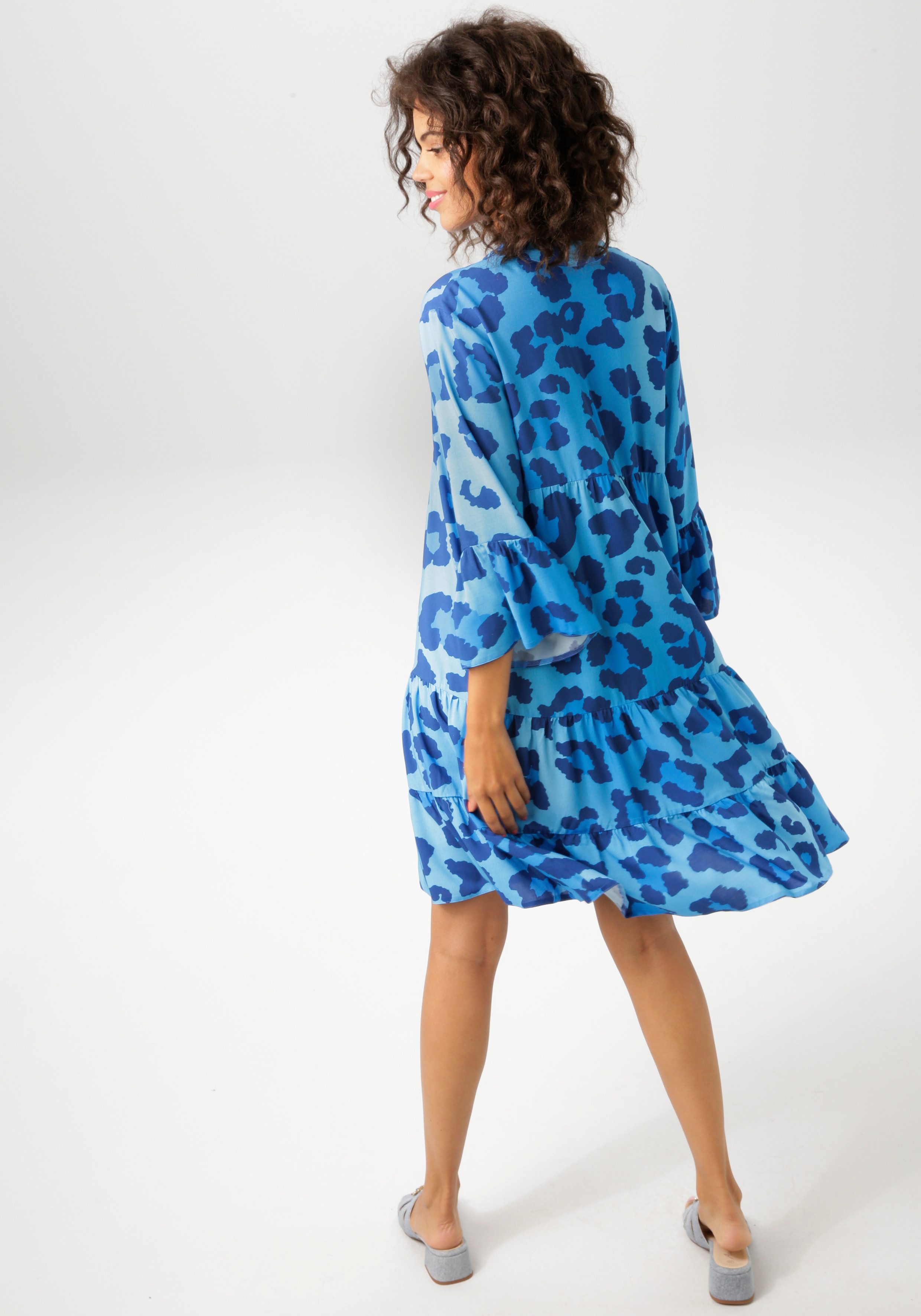 Aniston CASUAL Tuniekjurk met kleurrijke, grafische bloemen bedrukt