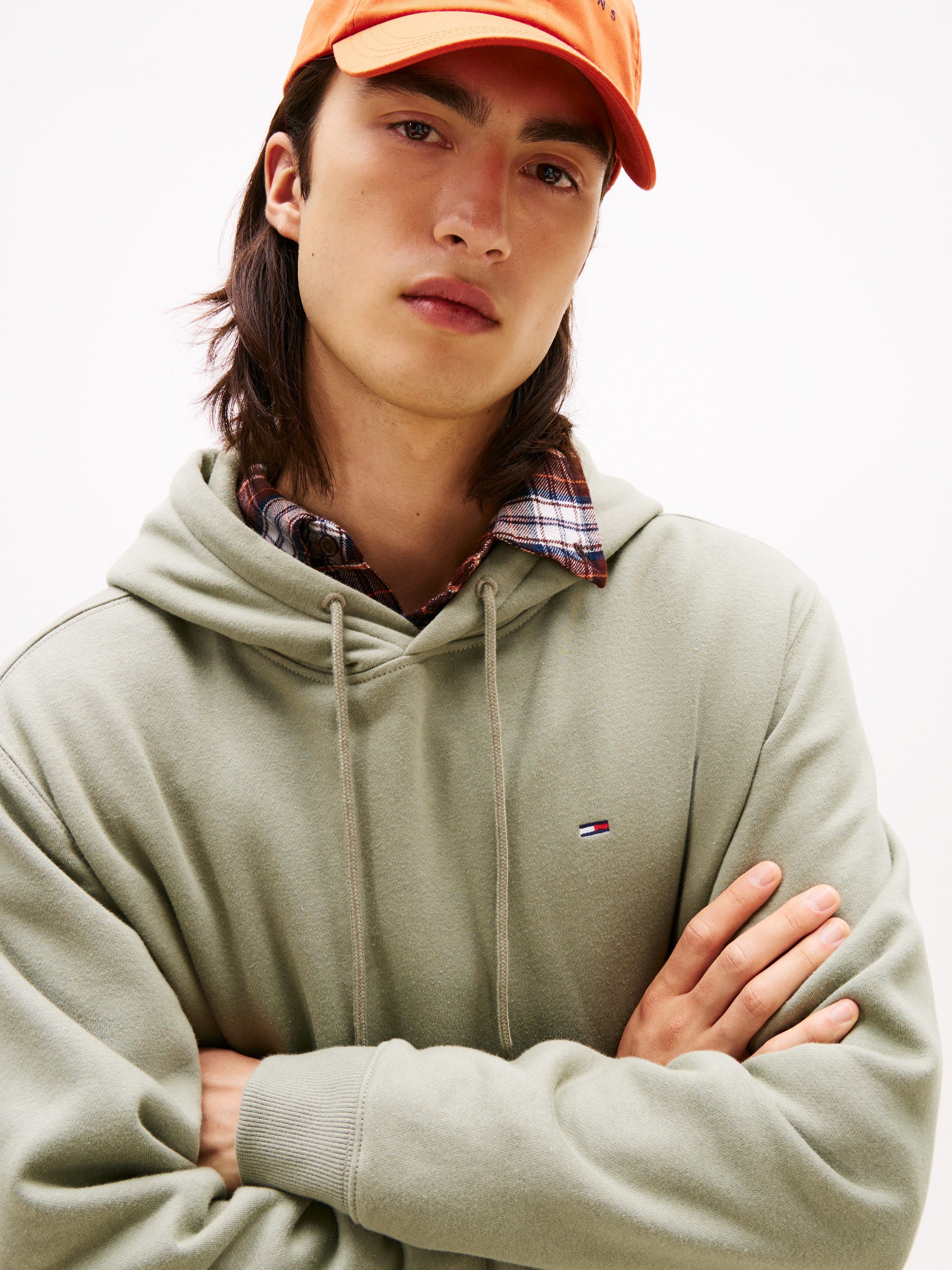 TOMMY JEANS Sweatshirt TJM REG S FLAG HOODIE met geborduurd merklogo op borsthoogte
