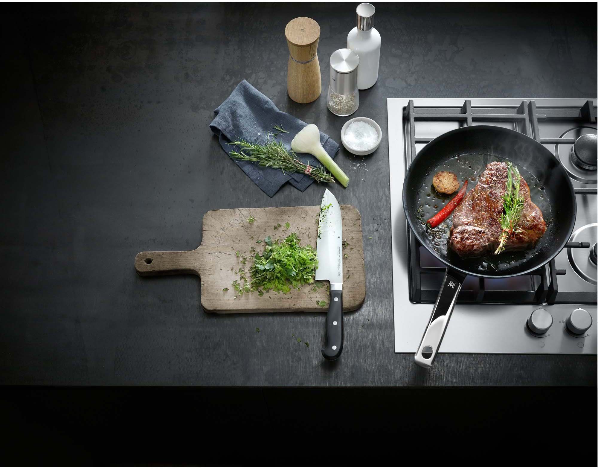 WMF Koekenpan Steak Profi, pan inductie met antiaanbaklaag, Made in Germany energiezuinig, snel opwarmen, geschikt voor alle soorten fornuizen