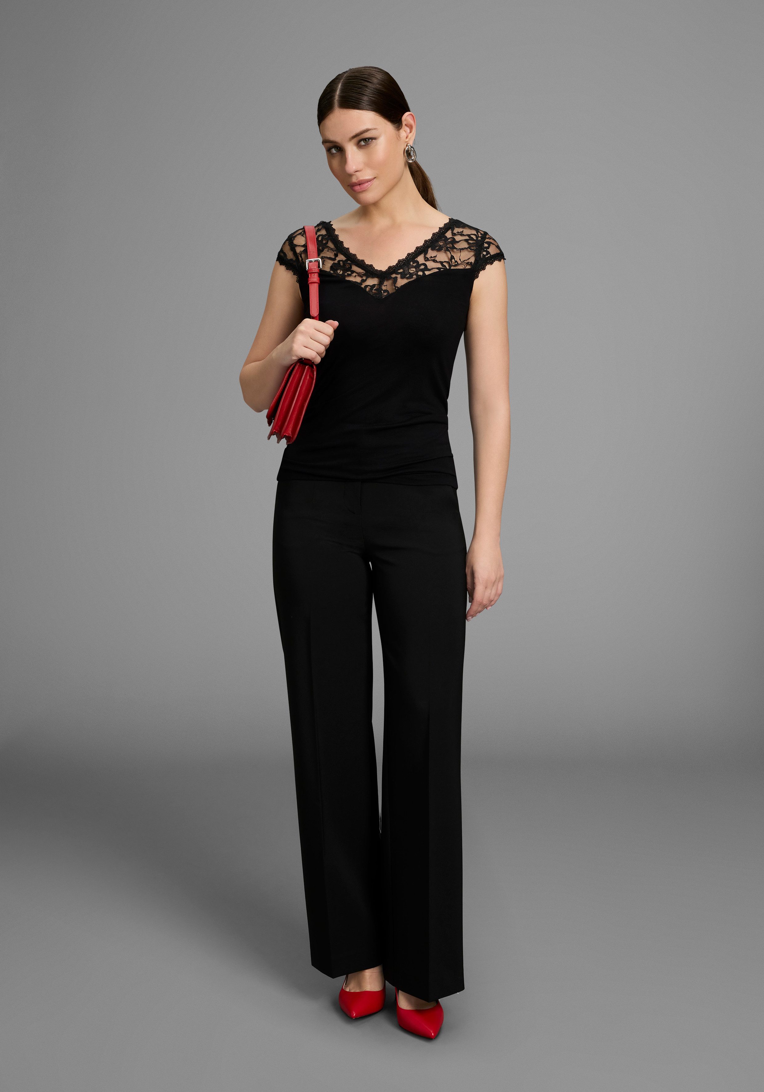 Melrose Kanten shirt getailleerde snit, elastisch materiaal, met kantband