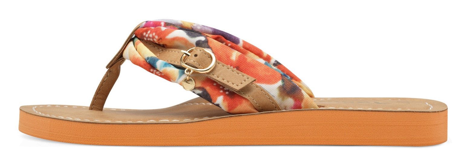 Tamaris Teenslippers Avril , zomerschoenen, flats, slippers met t-logo hanger