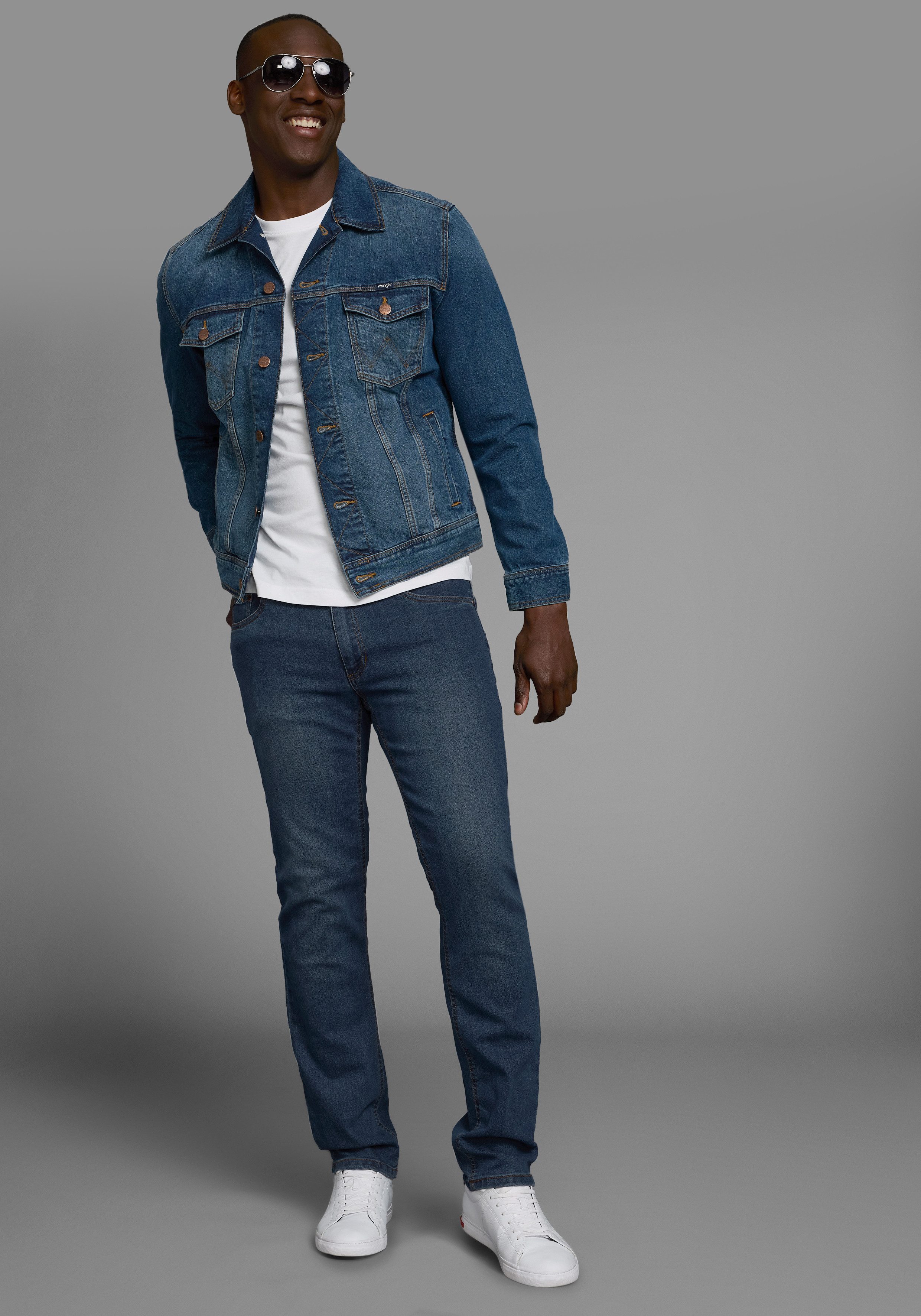 Arizona Straight jeans rechte pasvorm, subtiele used-wassing, lage taille