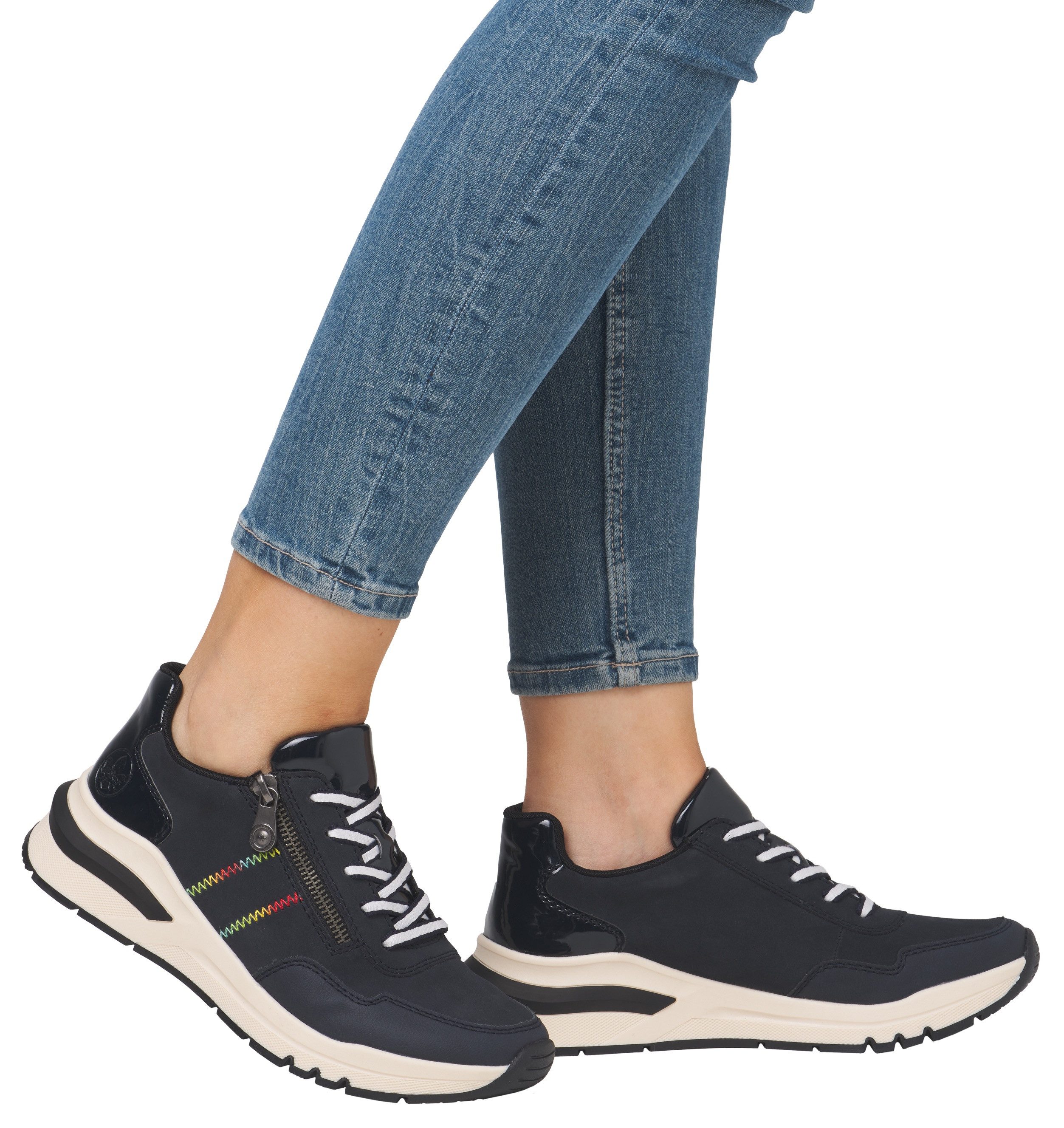 Rieker Sneakers met sleehak , vrijetijdsschoen, lage schoen, veterschoen in comfortabele vorm