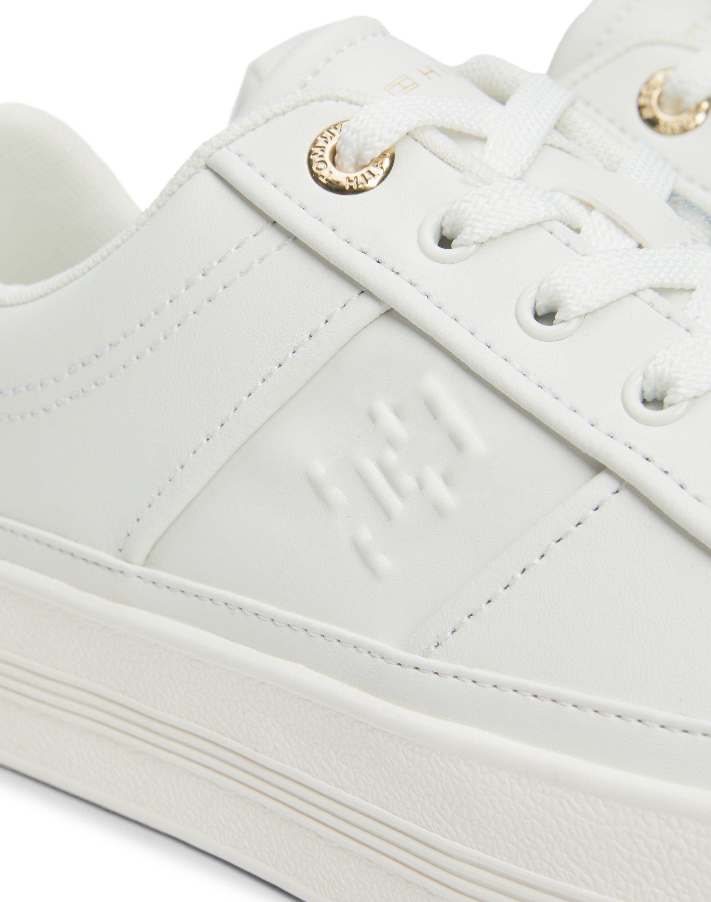Tommy Hilfiger Plateausneakers ESSENTIAL VULC SNEAKER MONOGRAM , vrijetijdsschoen, lage schoen, veterschoen met monogram