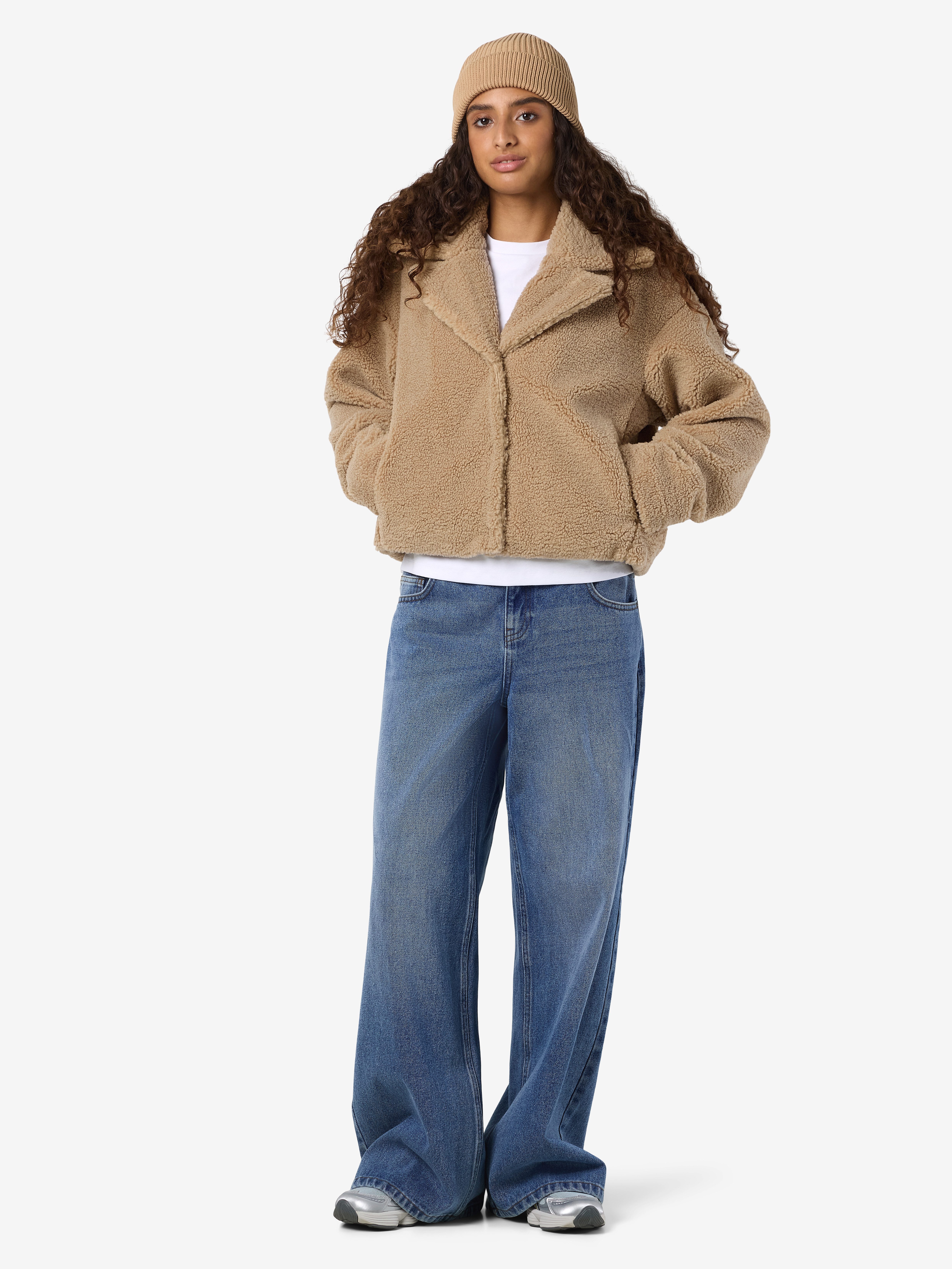 Noisy may Pluchen jack NMNATI CROP TEDDY JACKET FWD NOOS