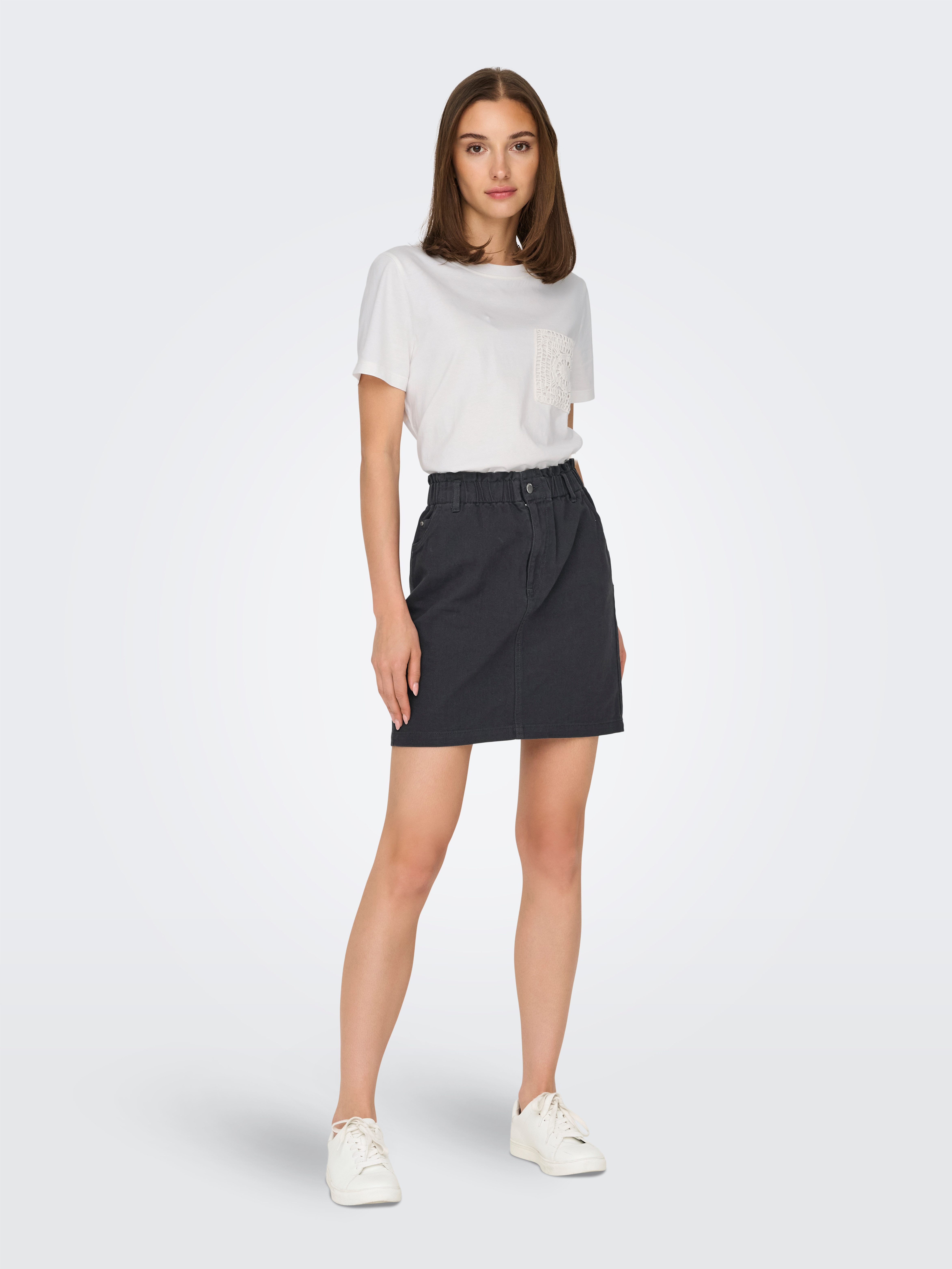 JDY Shirt met korte mouwen JDYSELMA S/S CROCHET POCKET TOP JRS NOOS