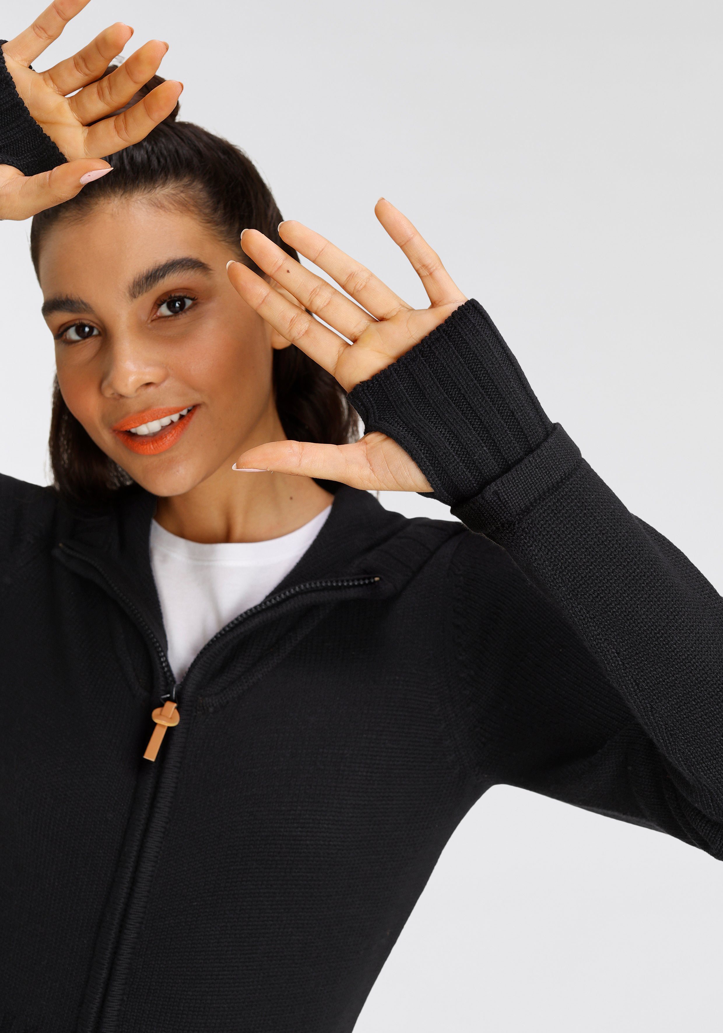 KangaROOS Capuchonvest in flatterende lange vorm