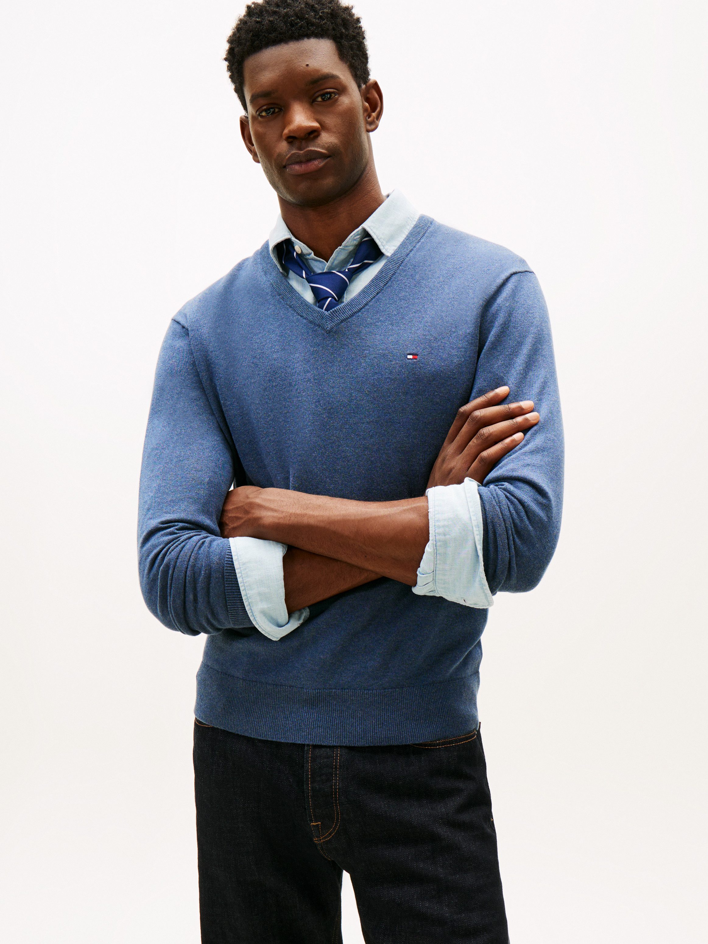 Tommy Hilfiger Gebreide trui ESSENTIAL COTTON V NECK met V-hals en borduursel
