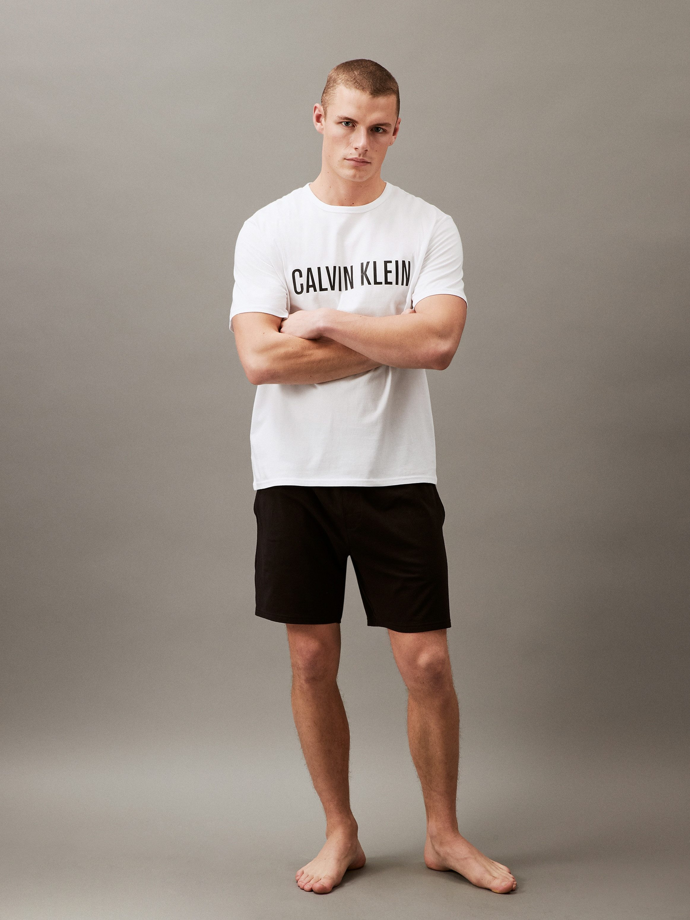 Calvin Klein T-shirt S/S CREW NECK met een logo-opschrift op borsthoogte