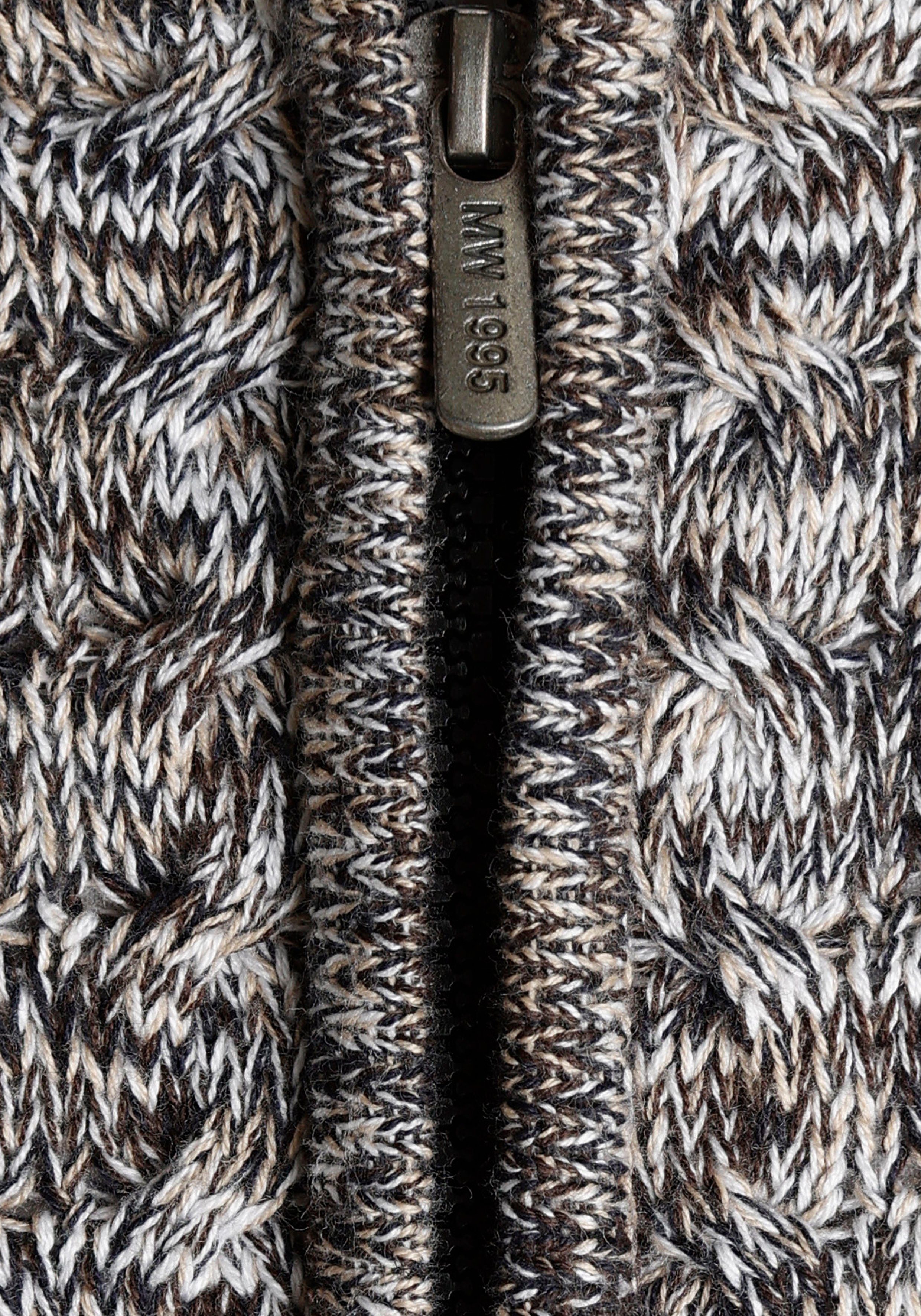 Man's World Vest Tot maat 5 XL met kabelpatroon