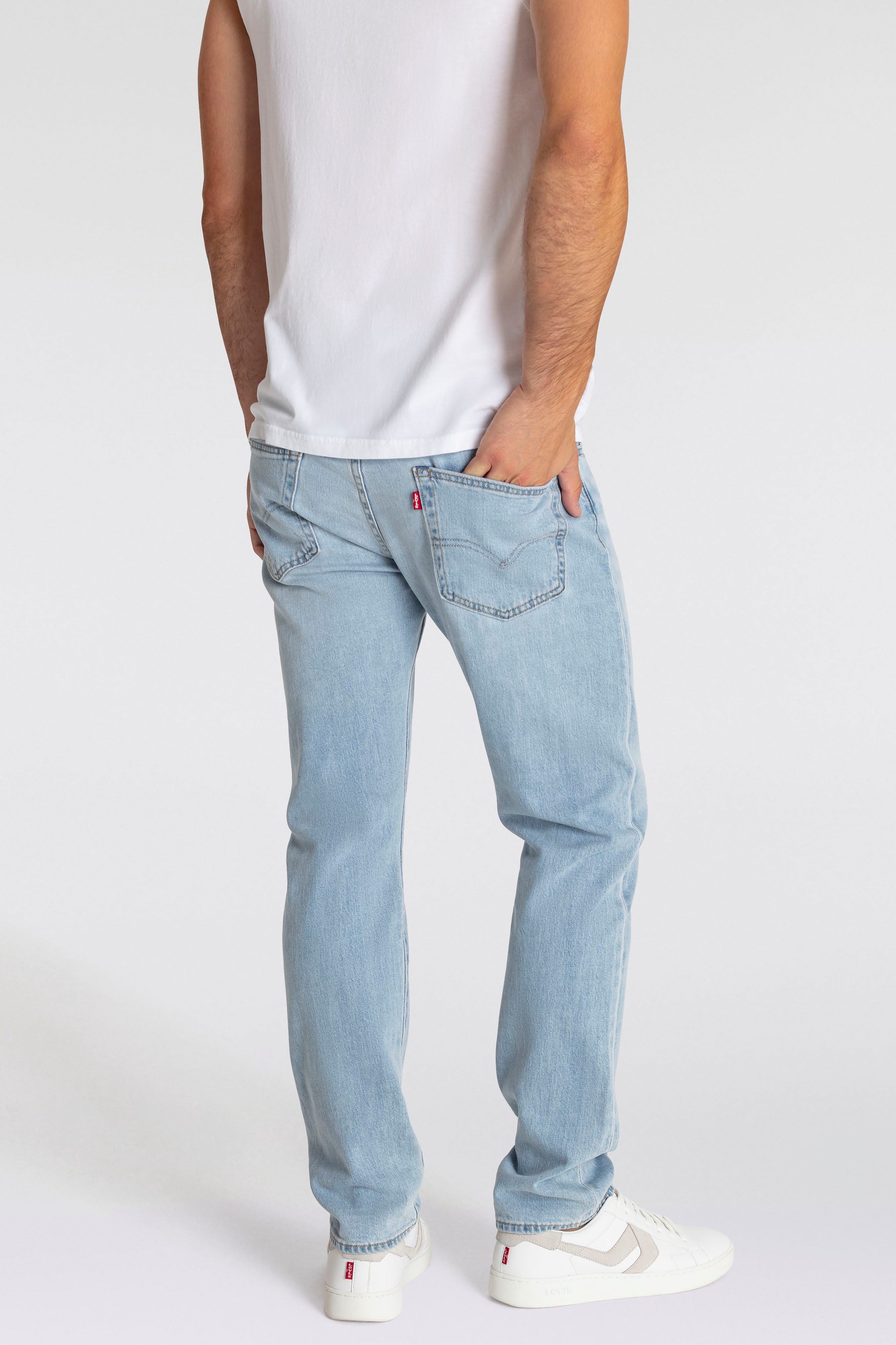 Levi's Tapered jeans 502 TAPER in een elegante moderne stijl