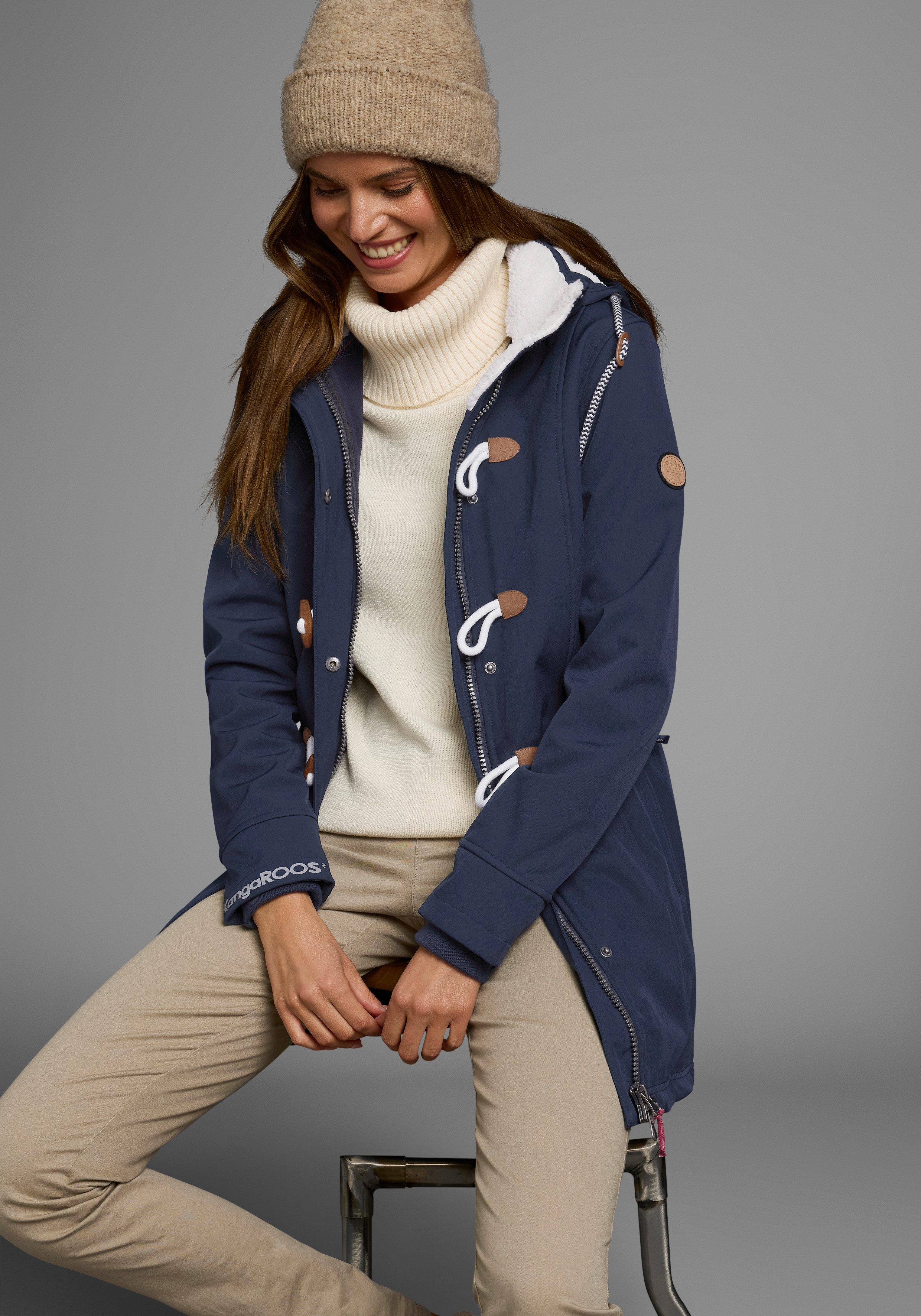 KangaROOS Softshell-jack figuurvolgende pasvorm, normale snit, met afneembare capuchon