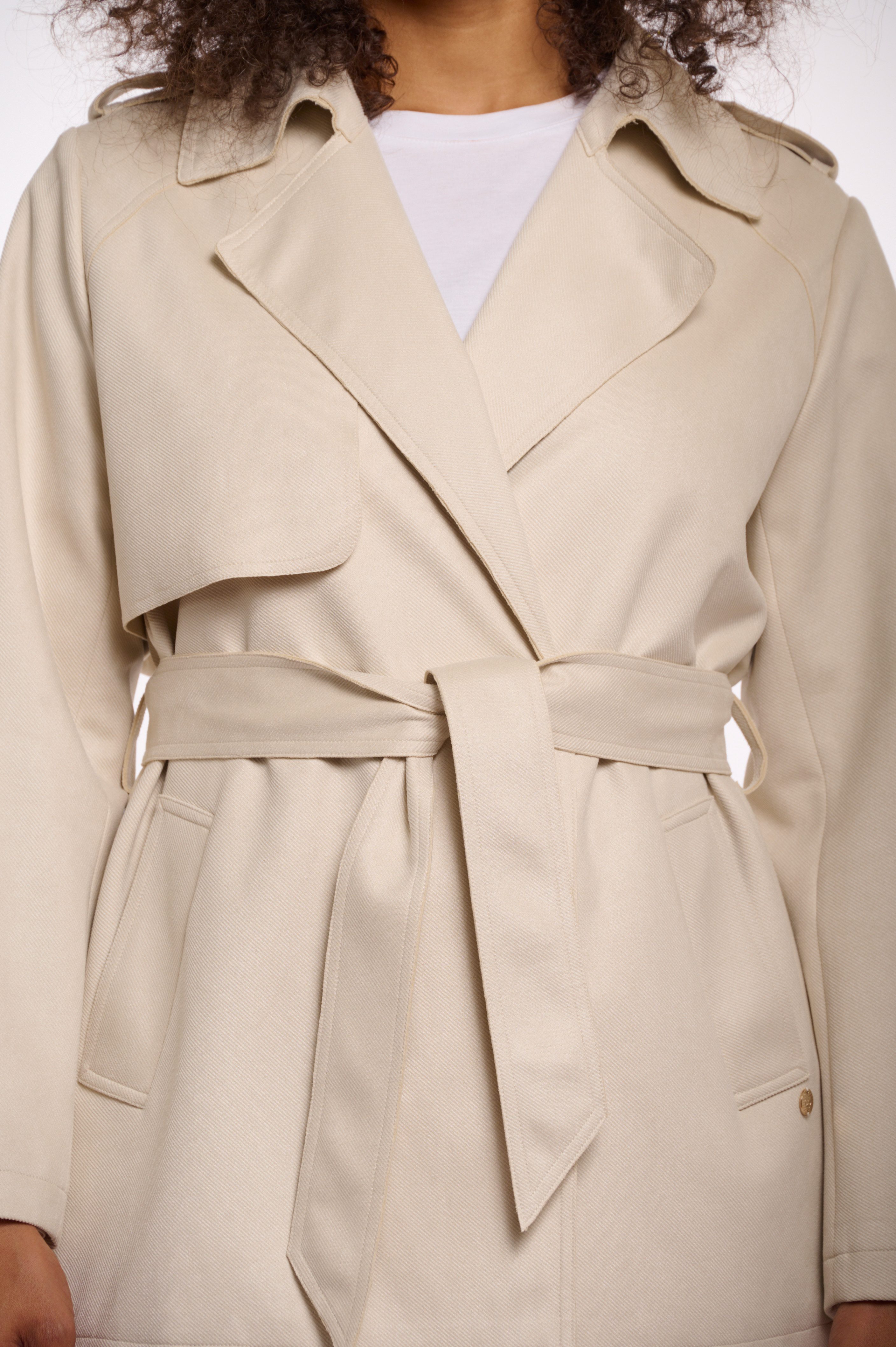 Rino & Pelle Trenchcoat CAATJE met een bindceintuur