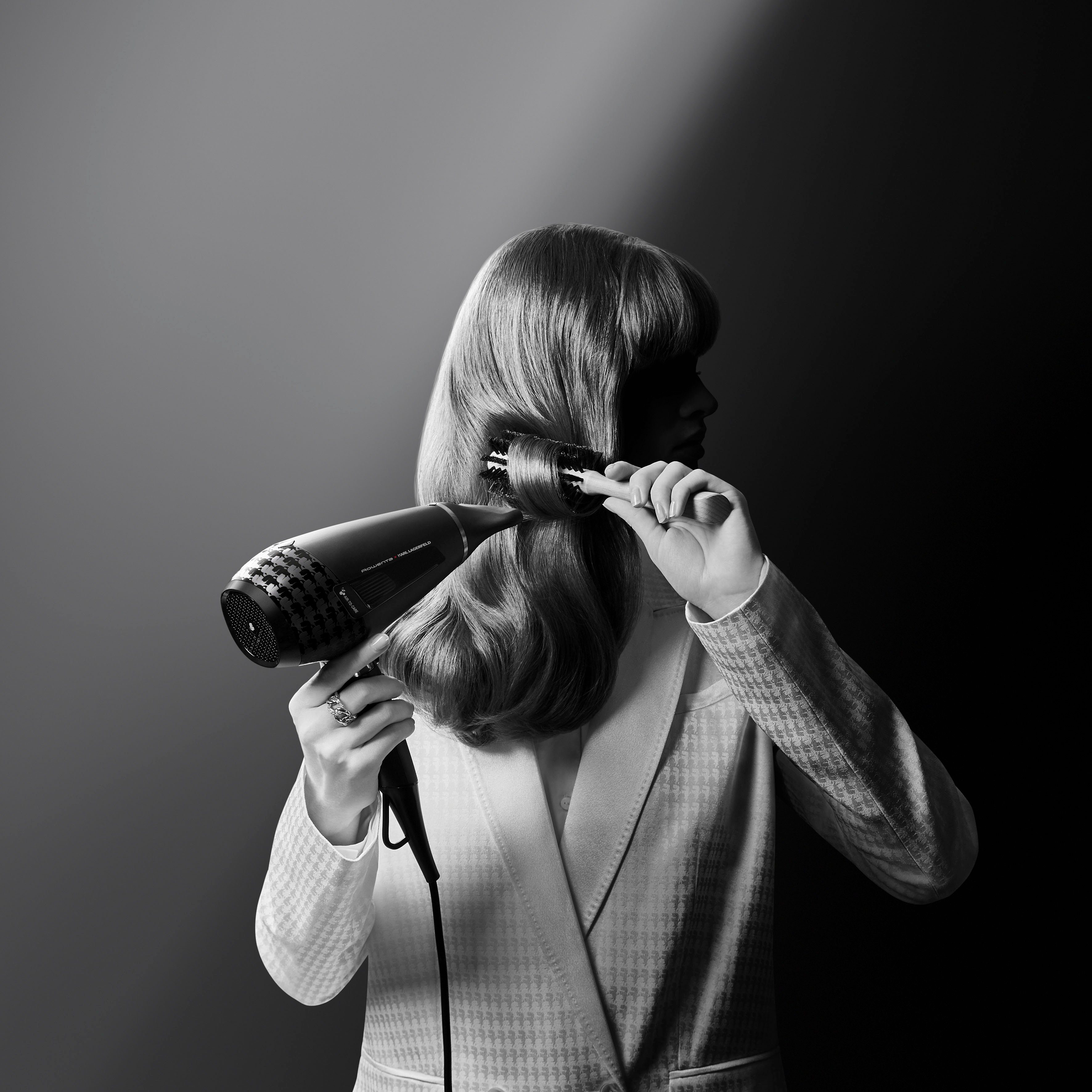 Rowenta Haardroger ROWENTA x Karl Lagerfeld CV888L K/Pro Stylist haardroger 2200w, pro ac motor, ionen, glans-booster, koude lucht, mondstukken, diffuser