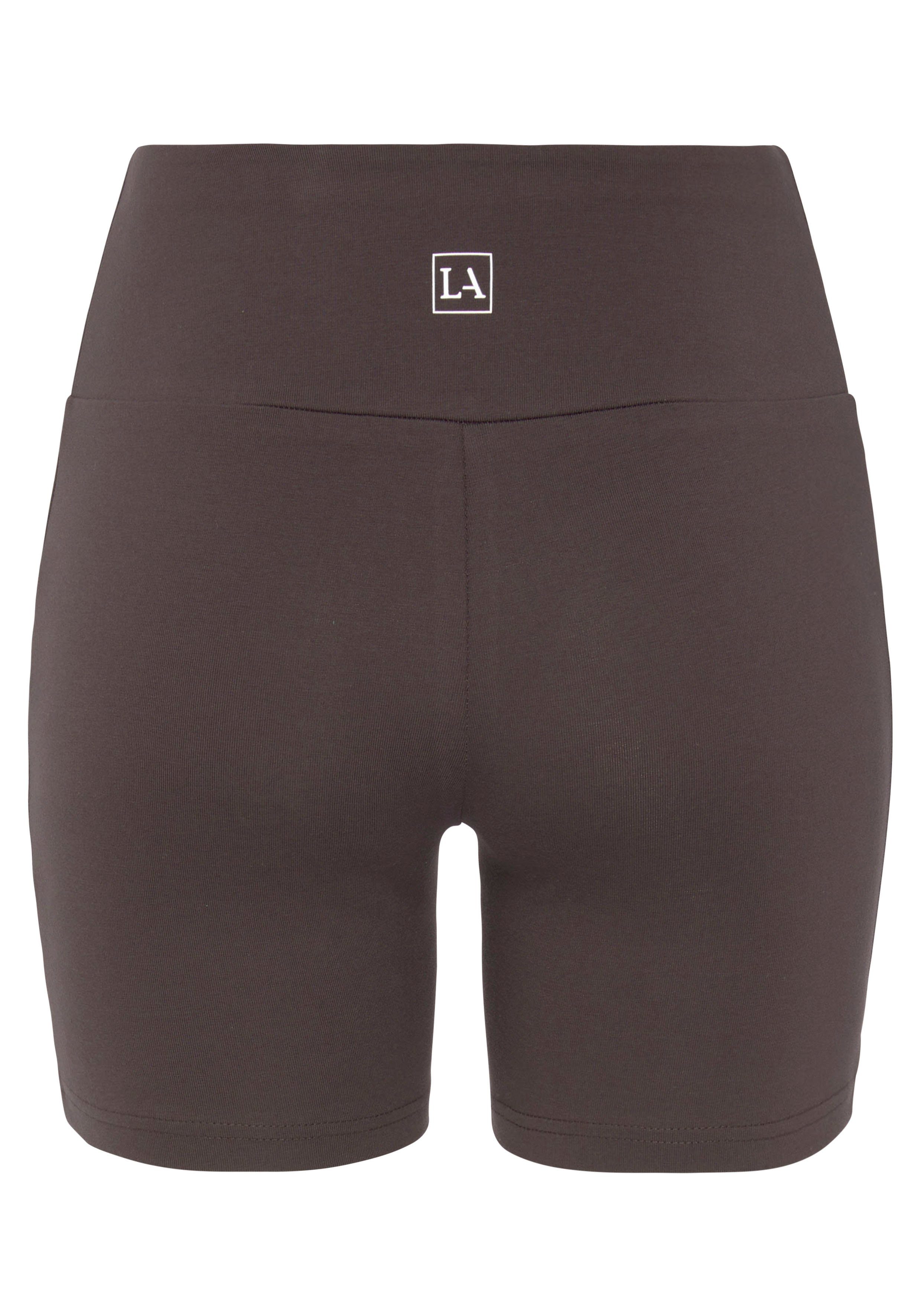 Lascana Short met brede boord en logoprint