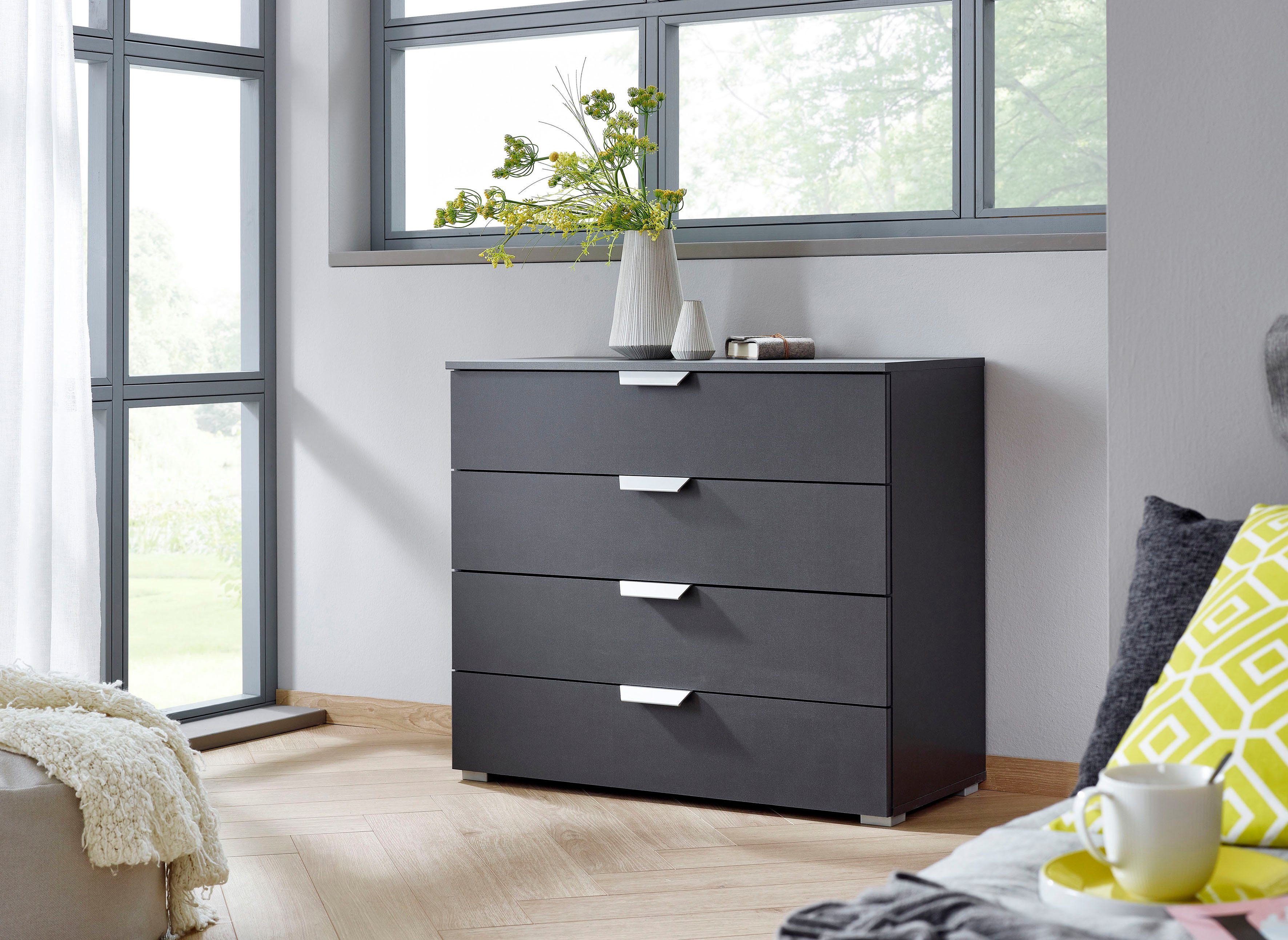 rauch Ladekast Sideboard ORIAS met decor- of hoogglansfront met 4 lades en 2 deuren en metalen grepen made in germany