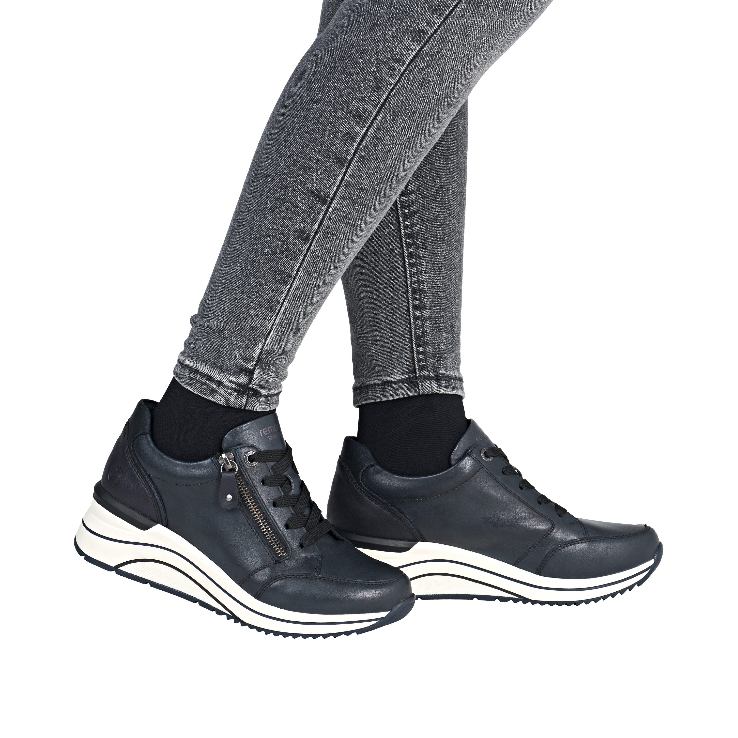 Remonte Sneakers met sleehak , vrijetijdsschoen, lage schoen, veterschoen met riekertex-membraan