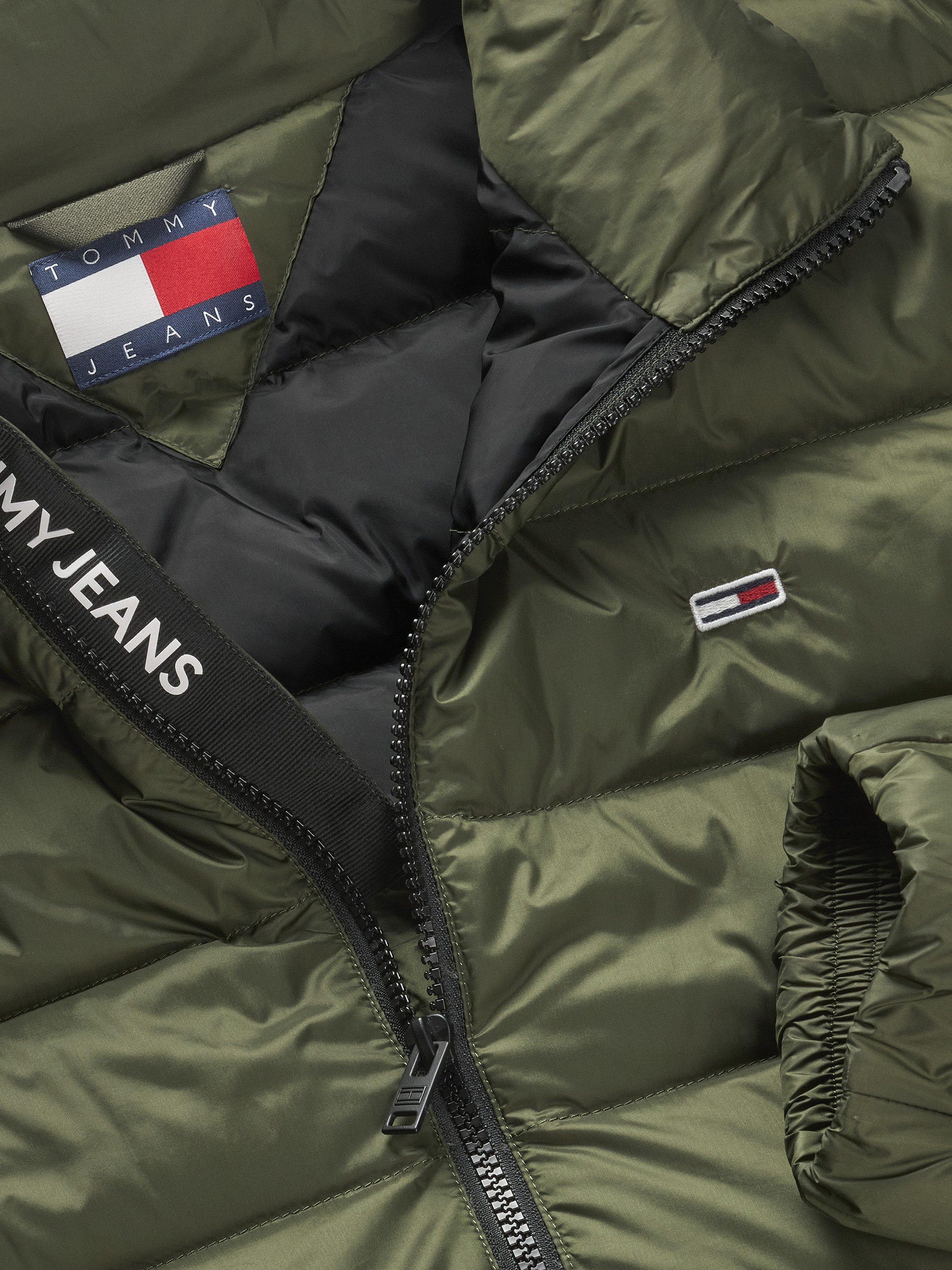Tommy Jeans Plus Gewatteerde jas TJM LT DOWN JACKET EXT in grote maten, logoborduring, ritszakken