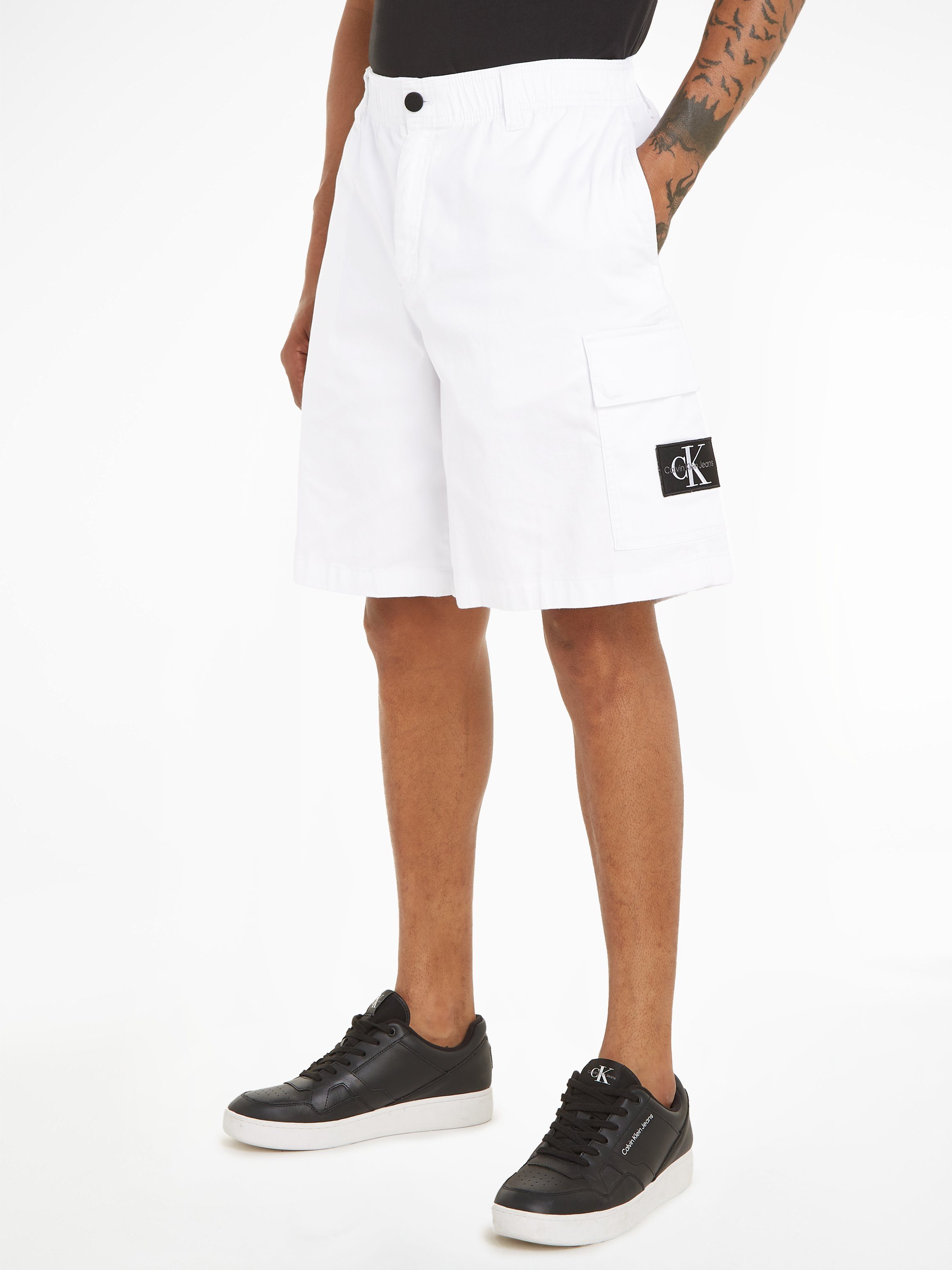 Calvin Klein Cargobroek CARGO SHORT met logopatch