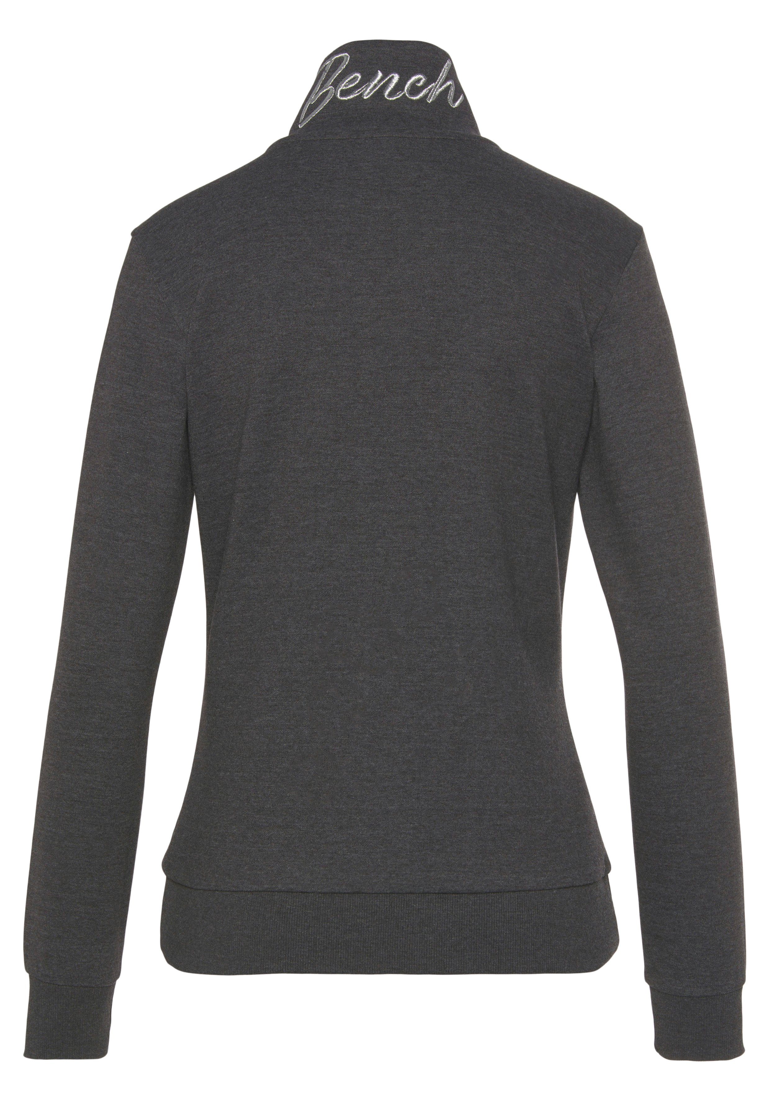 Bench. Loungewear Sweatvest lounge jas met glanzende logostiksel op de staande kraag loungewear