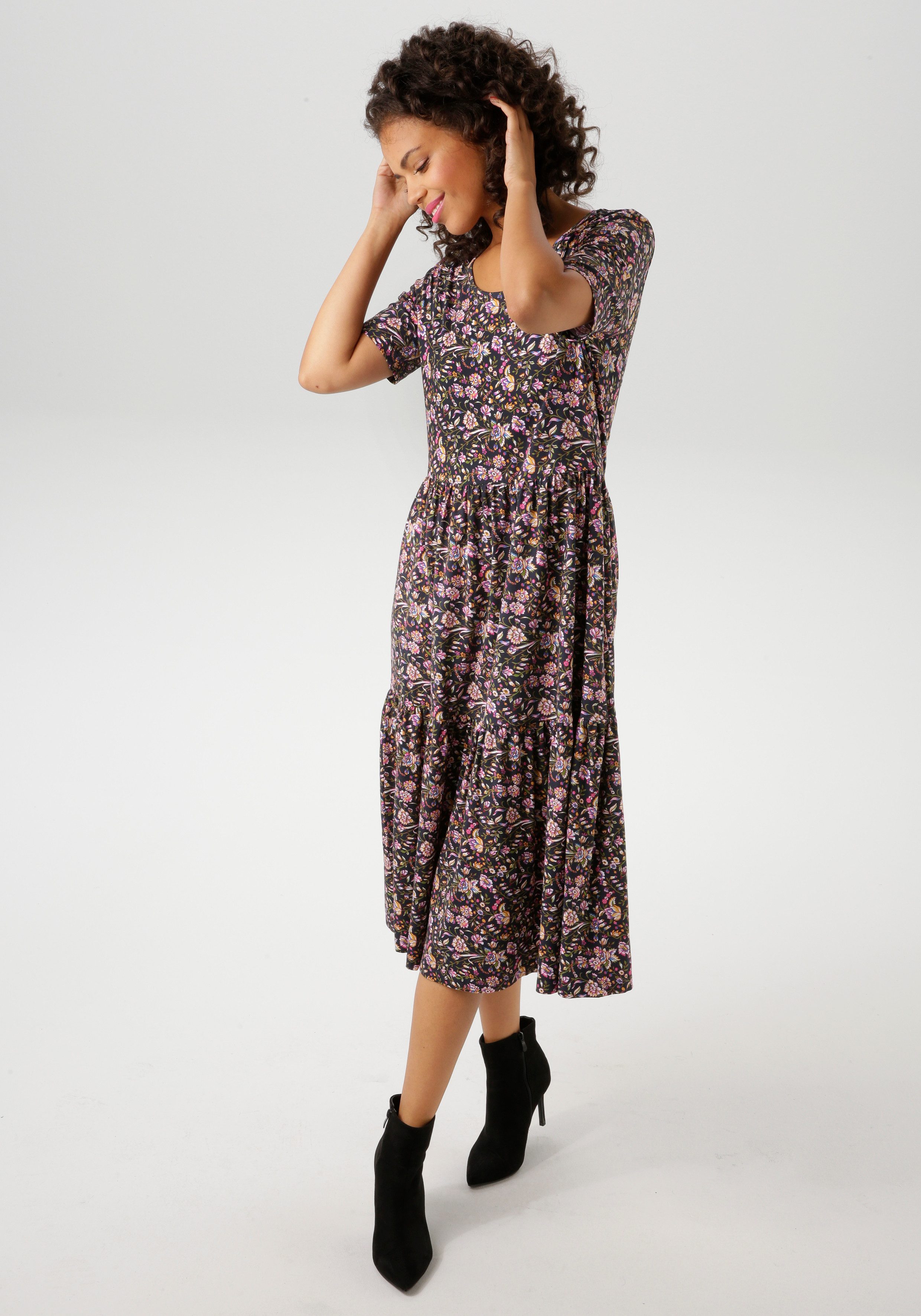Aniston CASUAL Zomerjurk met kleurrijke bloemenprint - nieuwe collectie